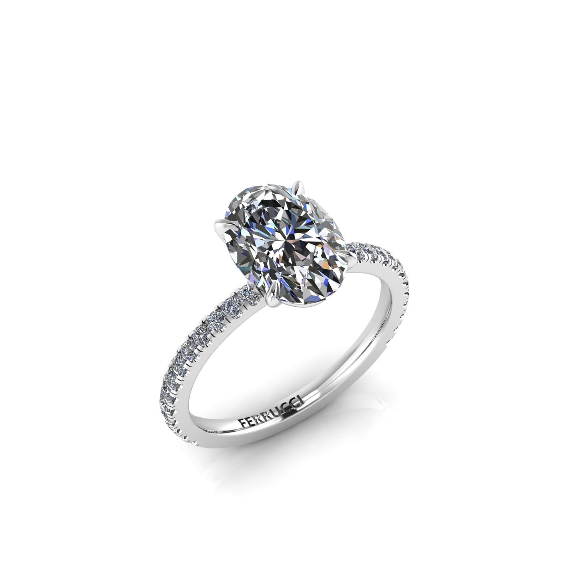 GIA zertifiziert 2,01 Karat Oval Diamant Pavé Einstellung Platin 950 Verlobungsring im Zustand „Neu“ im Angebot in New York, NY