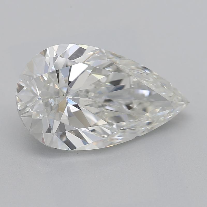 Dieser exquisite, in New York handgefertigte Diamantring zeigt in der Mitte einen atemberaubenden birnenförmigen Diamanten mit einem Gewicht von 2,01 und einem faszinierenden I und SI2. Das einzigartige tropische Bambusmotiv wird durch eine komplexe