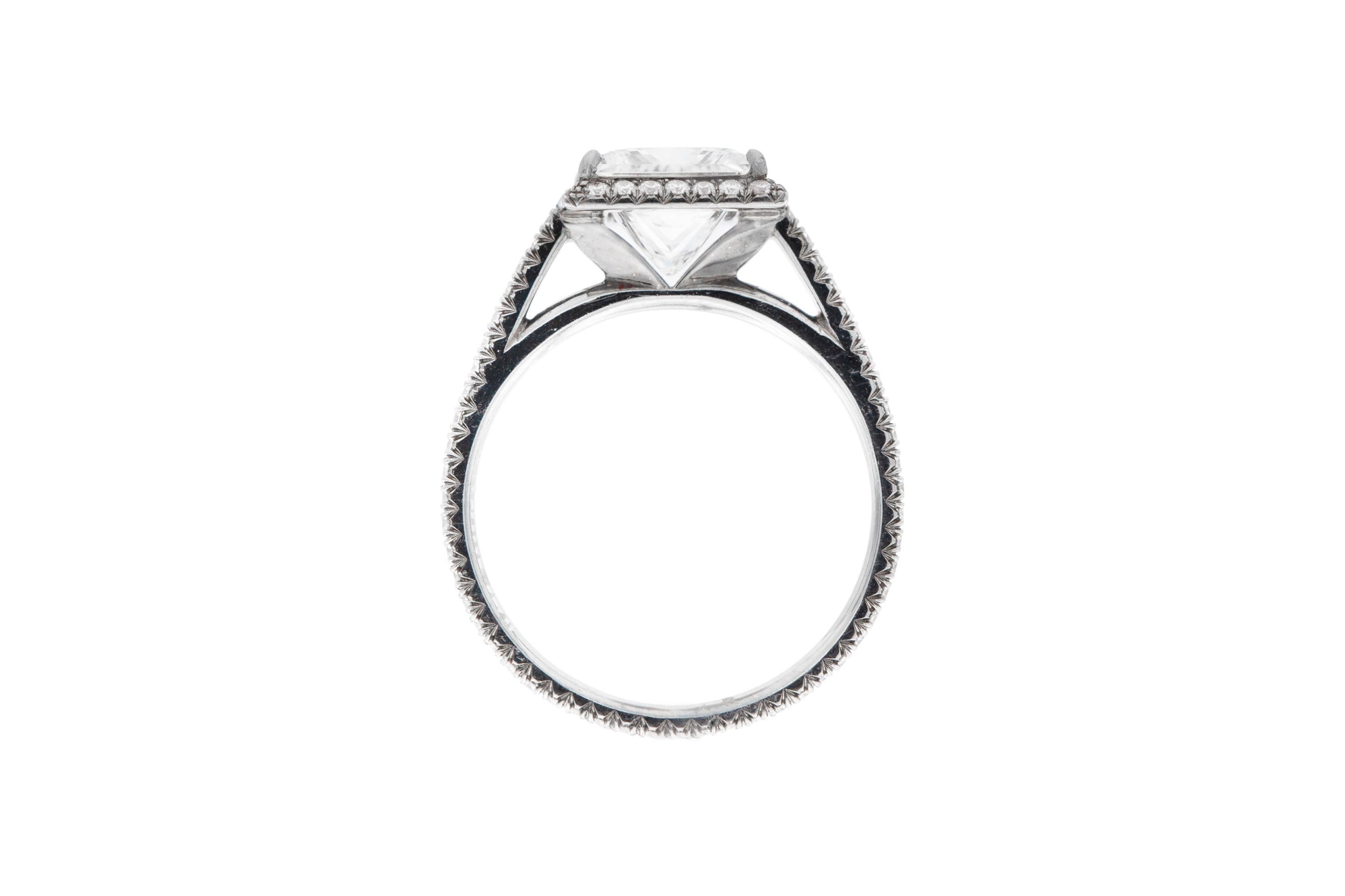 Women's or Men's GIA Certified 2.01 Carat Princess Cut Diamond Ring For Sale