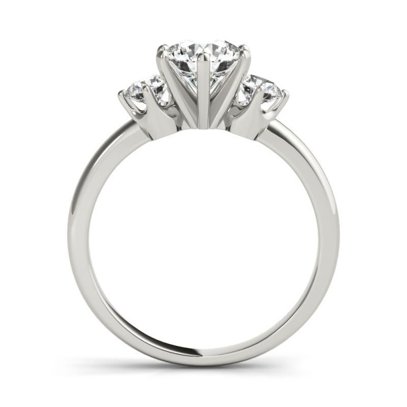 Bague à trois pierres en or blanc 18 carats certifiée GIA de 2,01 carats de diamant rond Neuf - En vente à New York, NY