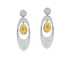 Orecchini a goccia con diamante giallo intenso e fantasia certificati GIA da 2,01 carati in 18 carati bicolore