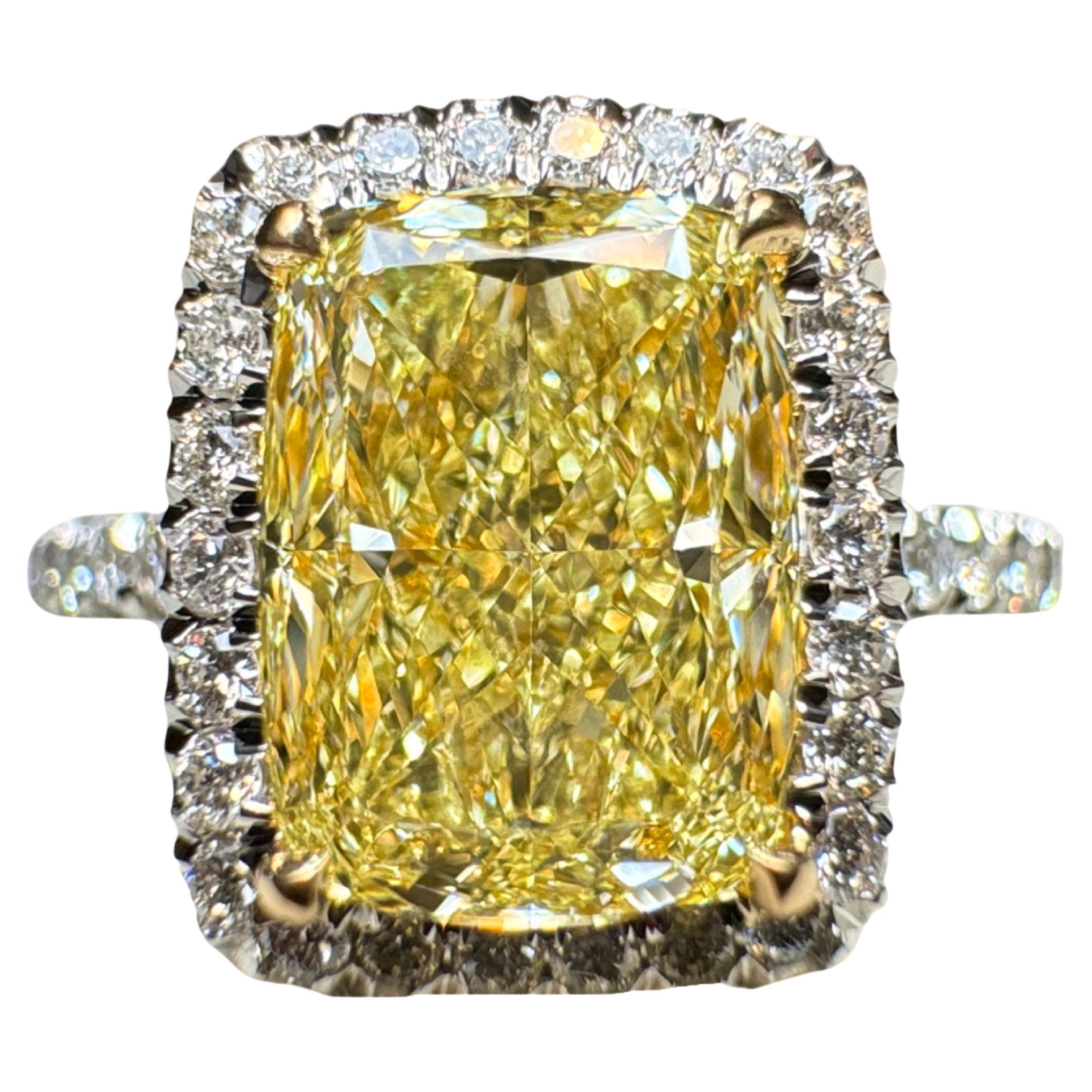 Bague halo de diamants jaunes fantaisie taille coussin de 2,01 carats certifiés GIA en vente