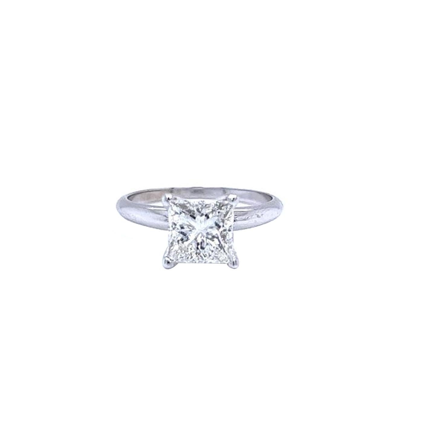 Moderniste Bague en or 14 carats certifiée GIA, 2,01 carats, taille princesse, diamant naturel, style Tiffany en vente