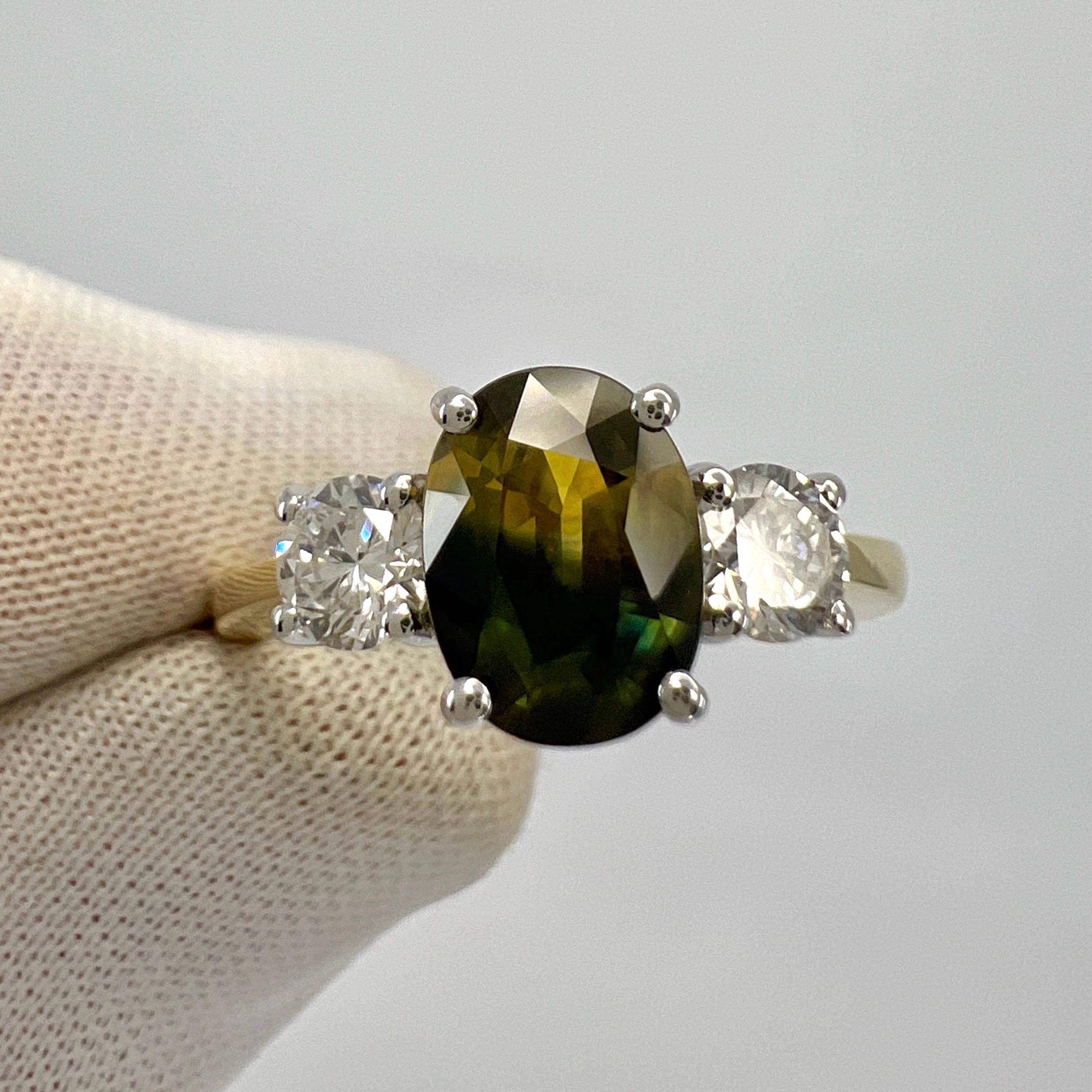 GIA Certified 2.01ct Yellow Blue Australian Parti Sapphire Gold Three Stone Ring In New Condition For Sale In Birmingham, GB