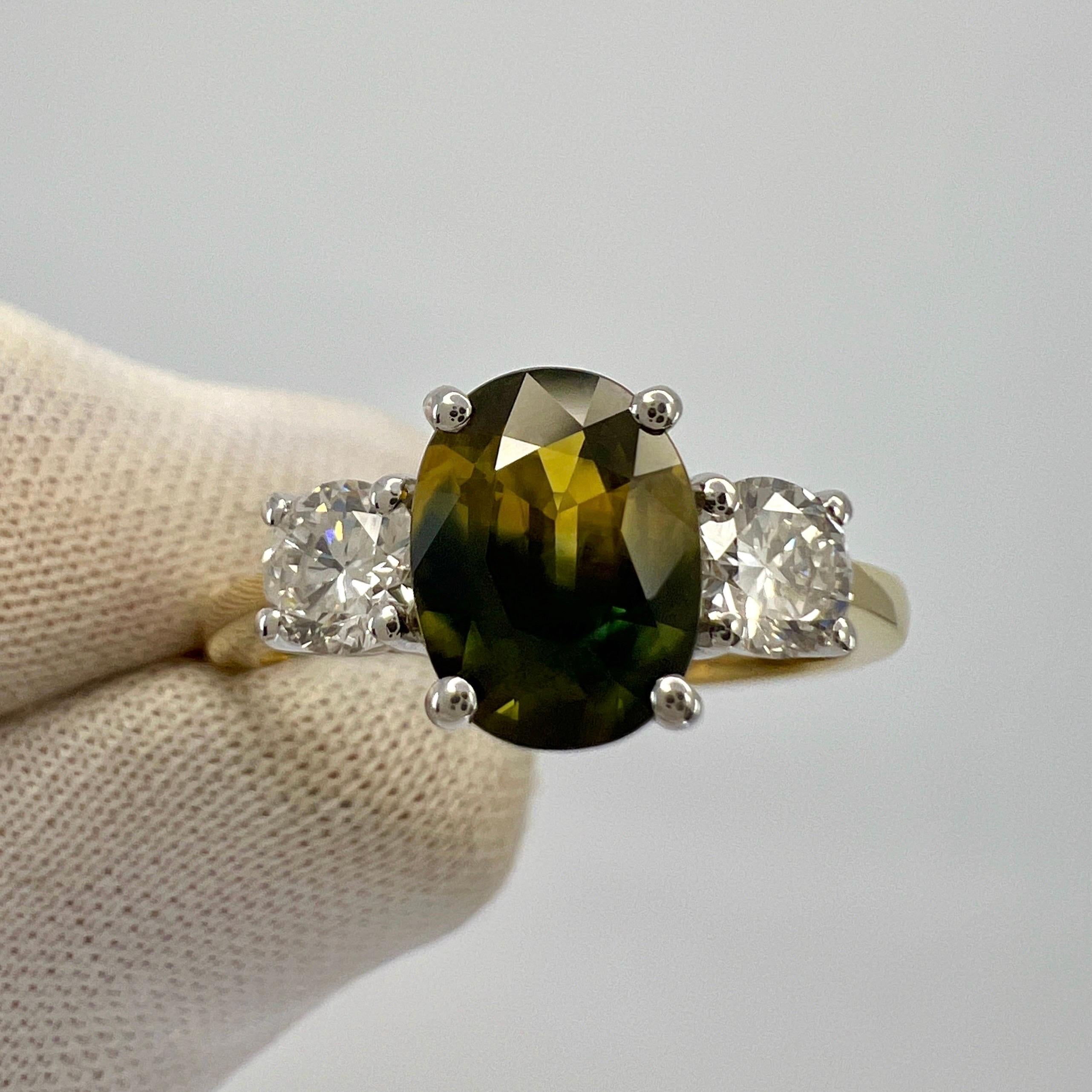 GIA Certified 2.01ct Yellow Blue Australian Parti Sapphire Gold Three Stone Ring For Sale 2