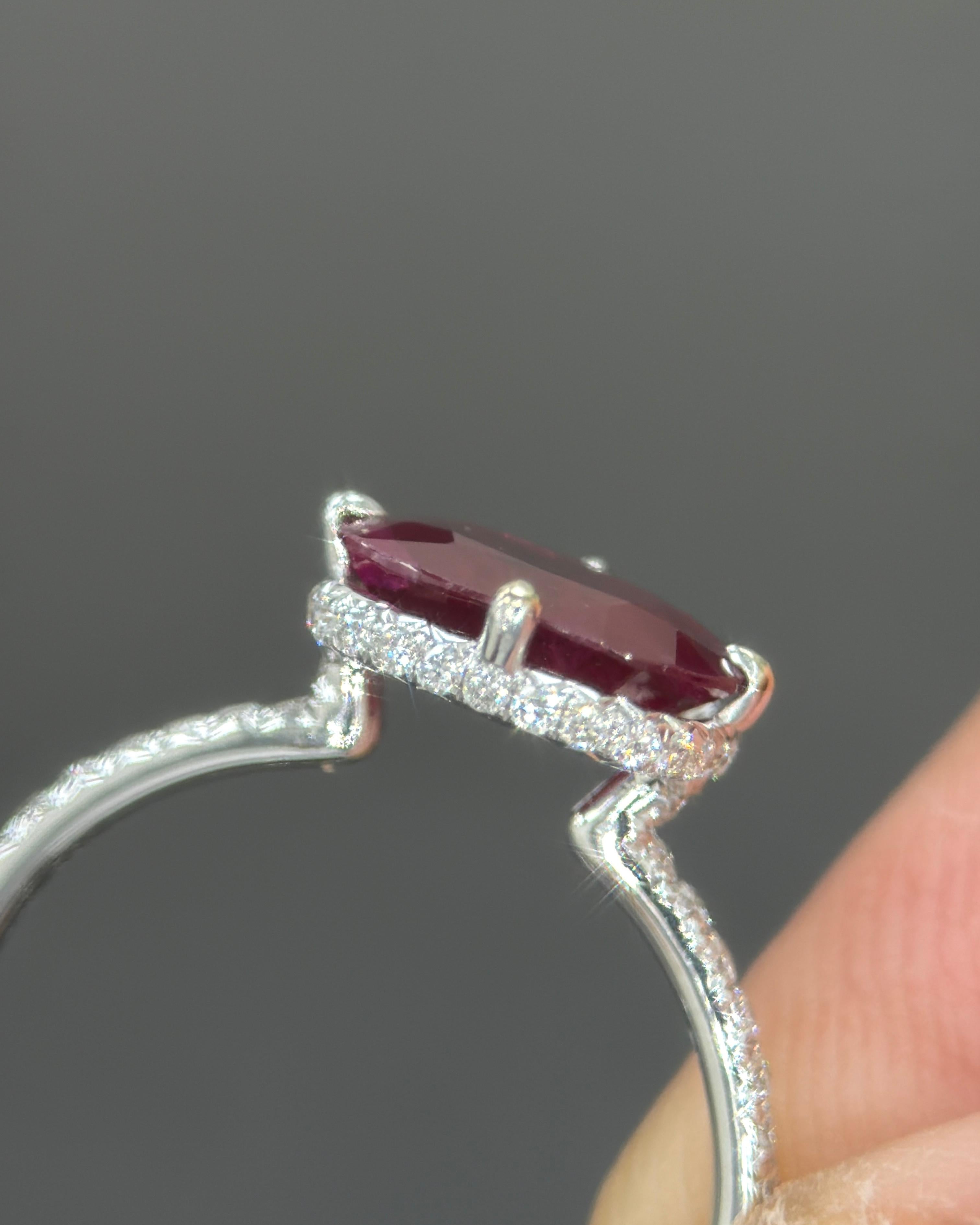 GIA zertifiziert 2,02 Karat Burma No Heat Vivid Red Ruby Diamond 18K Gold Ring für Damen oder Herren im Angebot