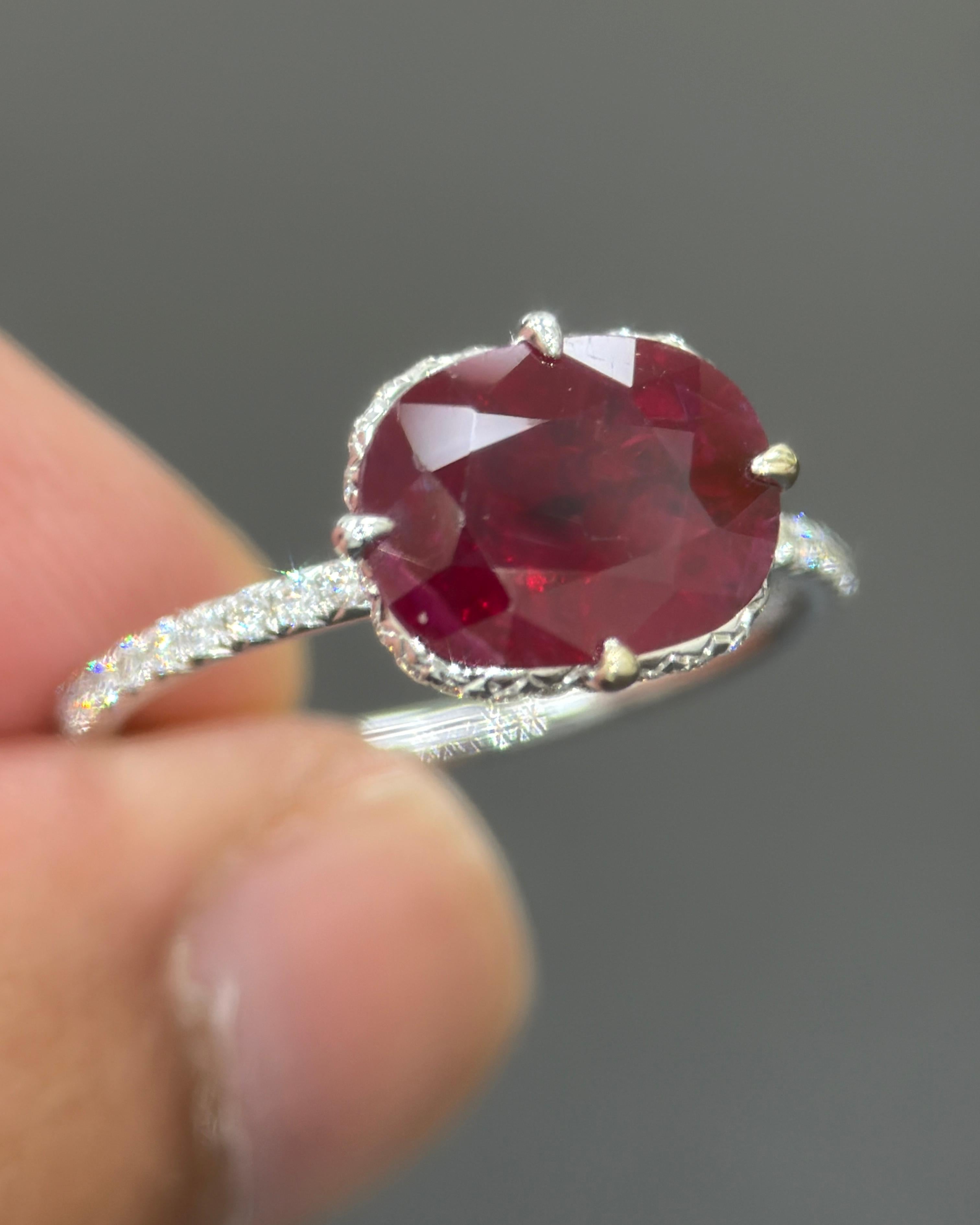 GIA zertifiziert 2,02 Karat Burma No Heat Vivid Red Ruby Diamond 18K Gold Ring im Angebot 3