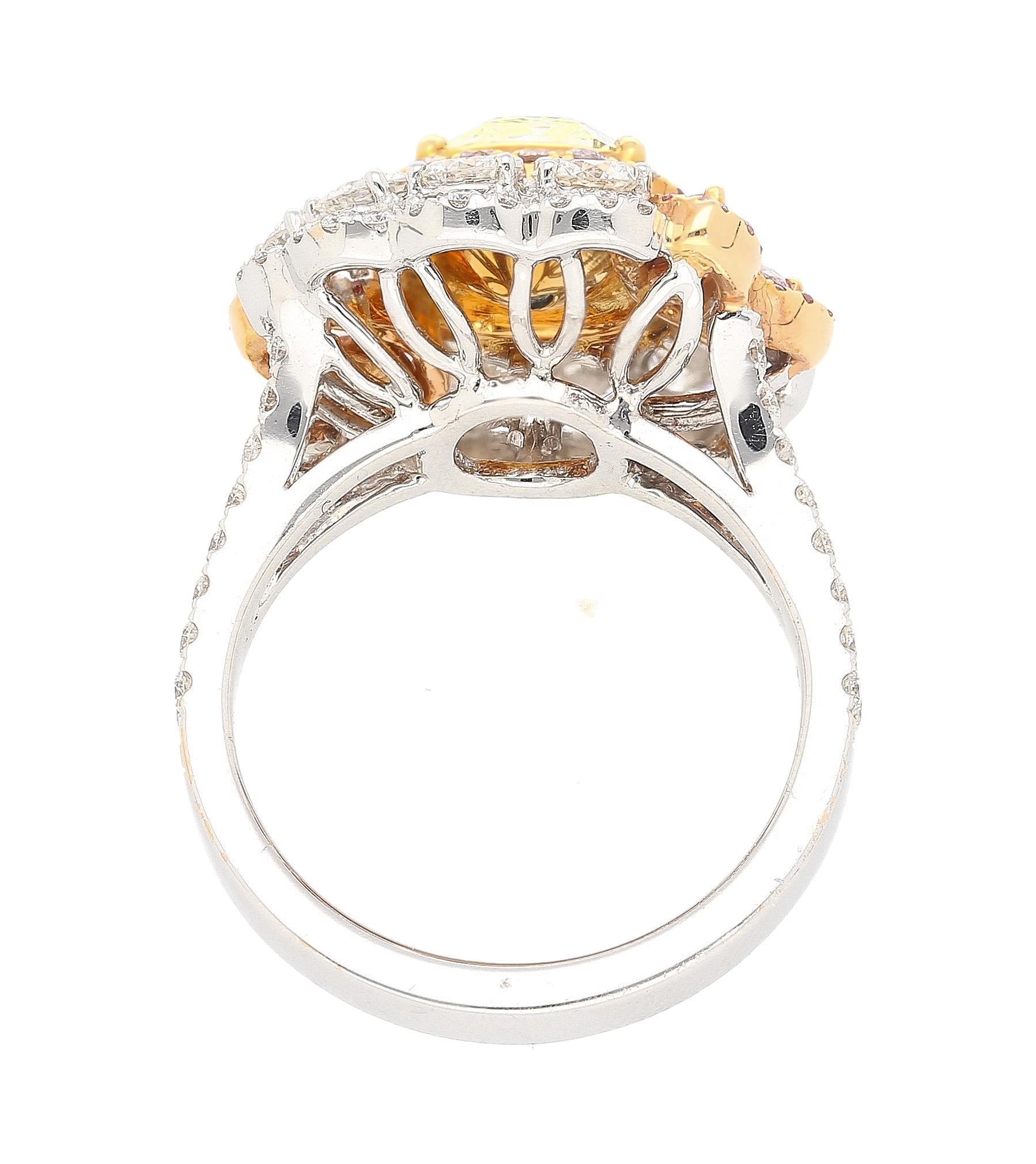 Bague en diamant certifié GIA de 2,02 carats, taille coussin, de couleur jaune verdâtre Pour femmes en vente