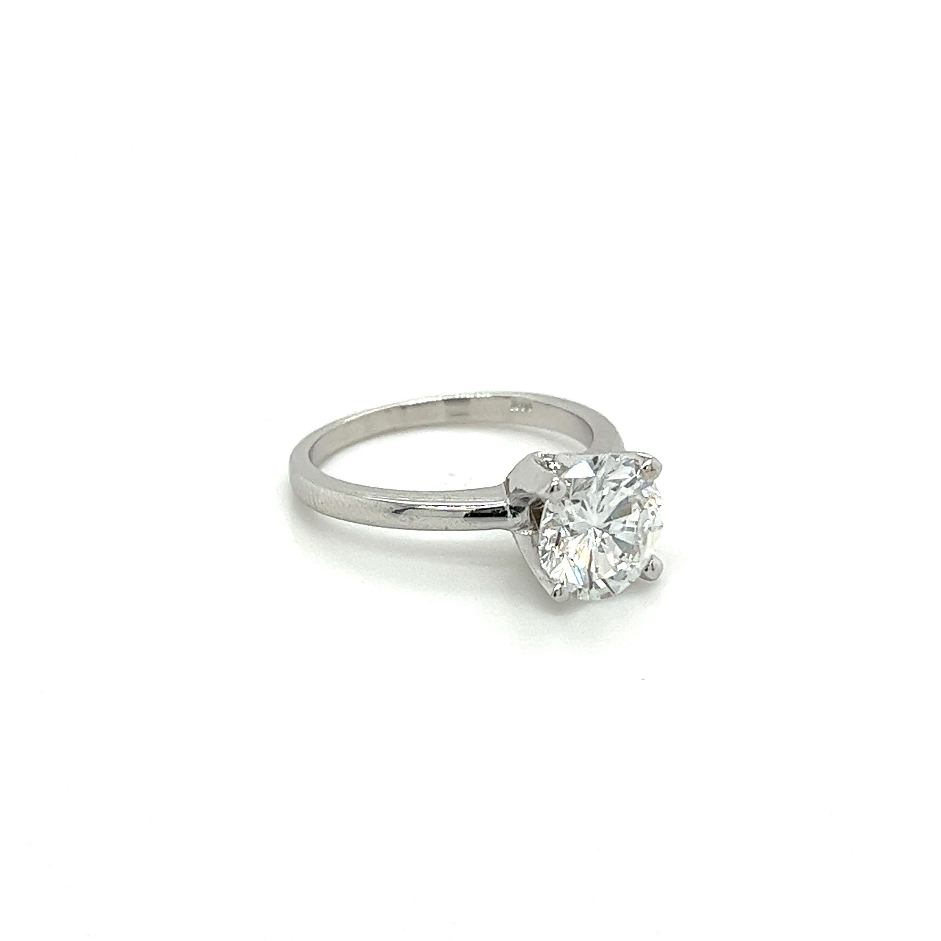 Modern GIA Certified 2.02 Carat D color VVS2 Clarity Diamond Solitaire White Gold Ring For Sale