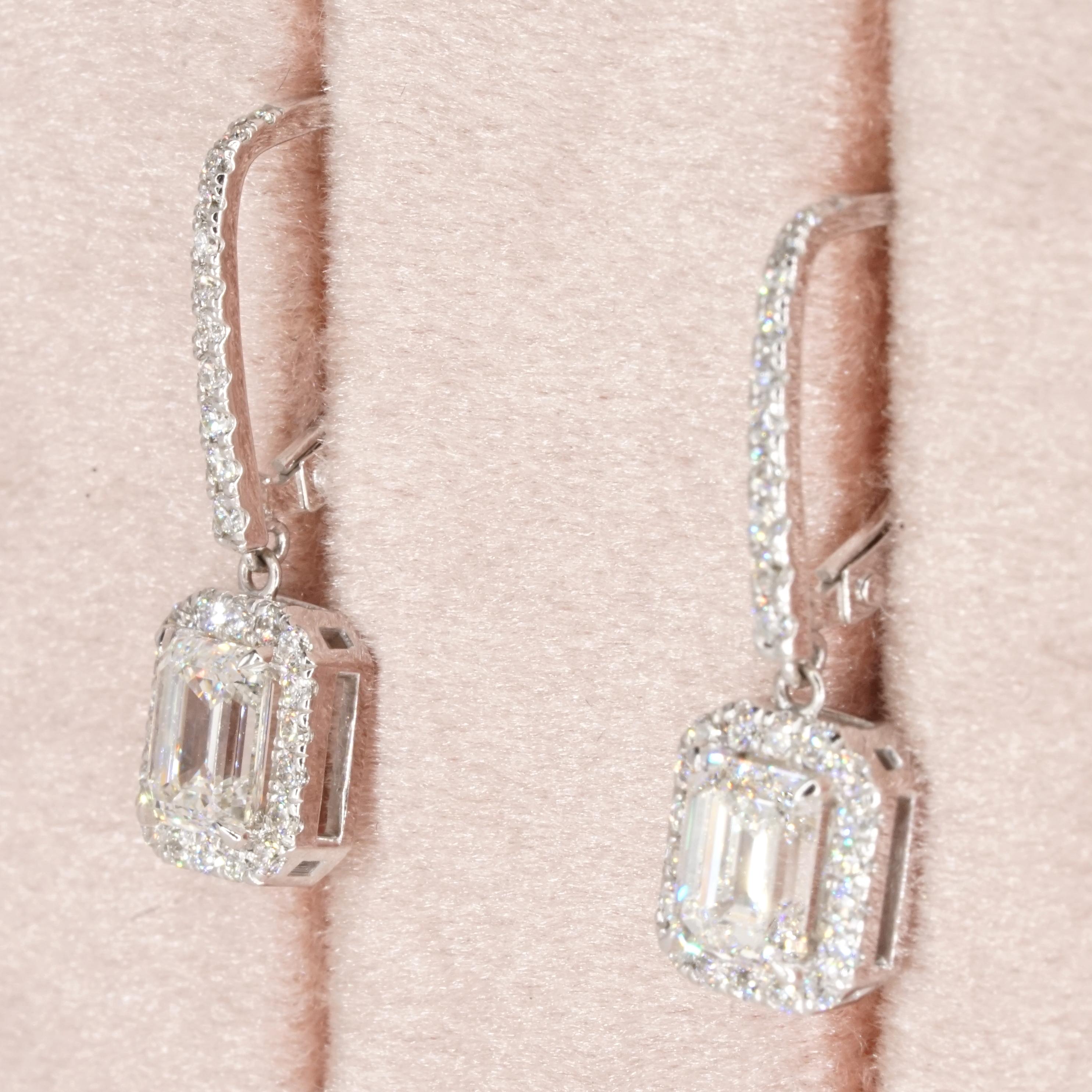 Pendants d'oreilles de 2,02 carats, certifiés GIA, taille émeraude VS2, pureté G en vente 4
