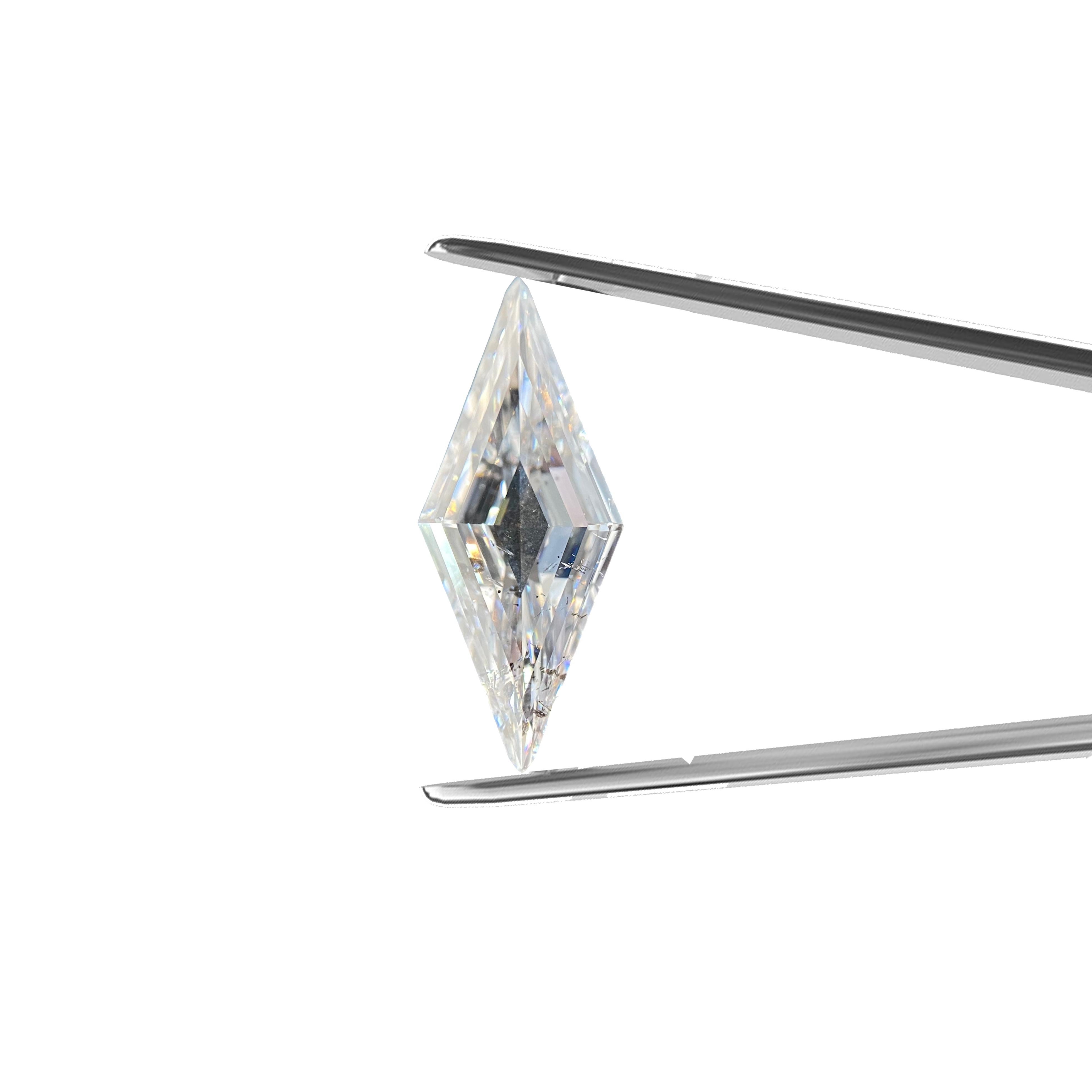 EXTRÊMEMENT RARE ! Certifié GIA 2,02 carats  Losange Kite Taille en escalier Diamant ancien