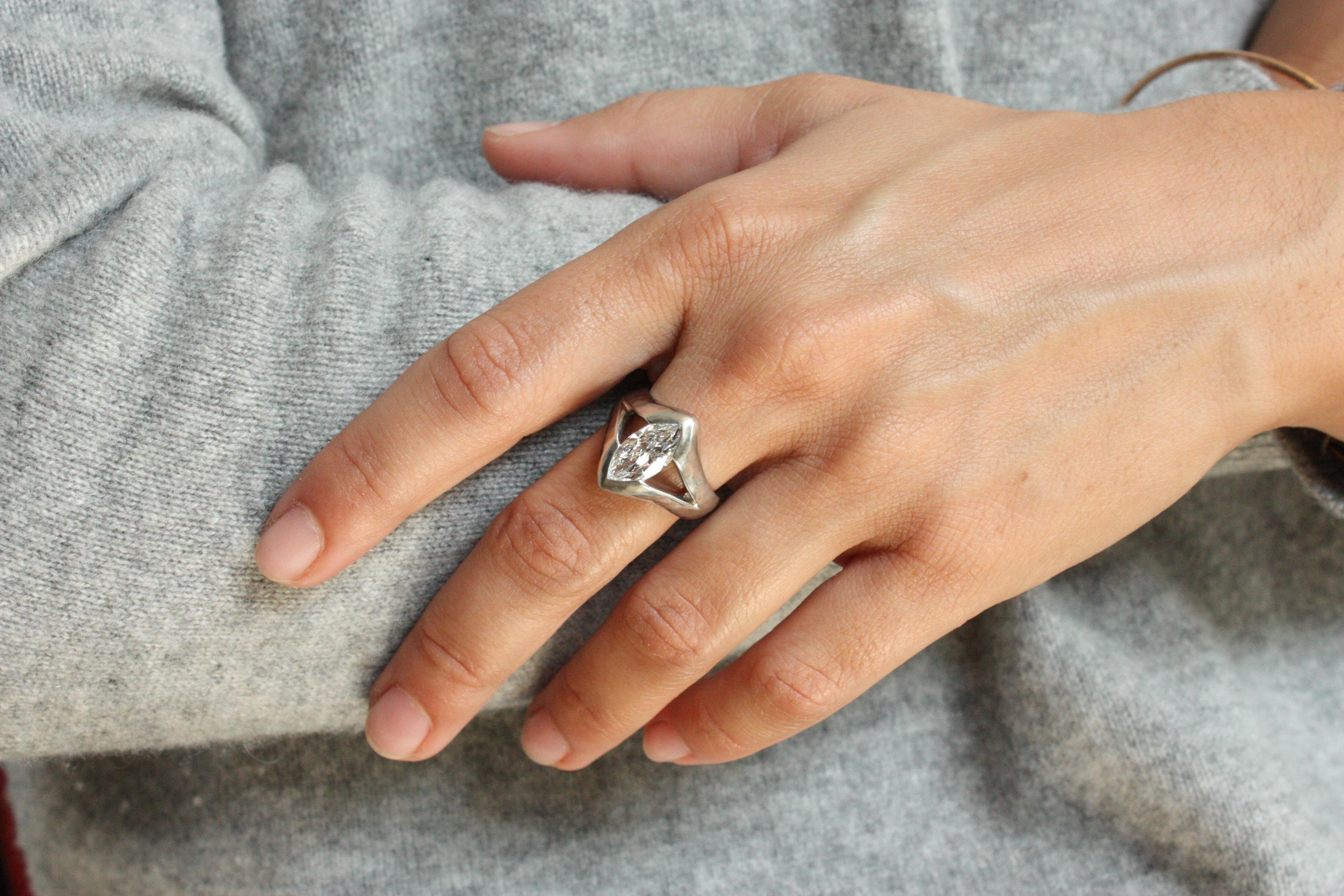 Anillo de compromiso en platino con diamante marquesa de 2,02 quilates certificado por el GIA de Bracken en Nuevo estado para la venta en Santa Monica, CA