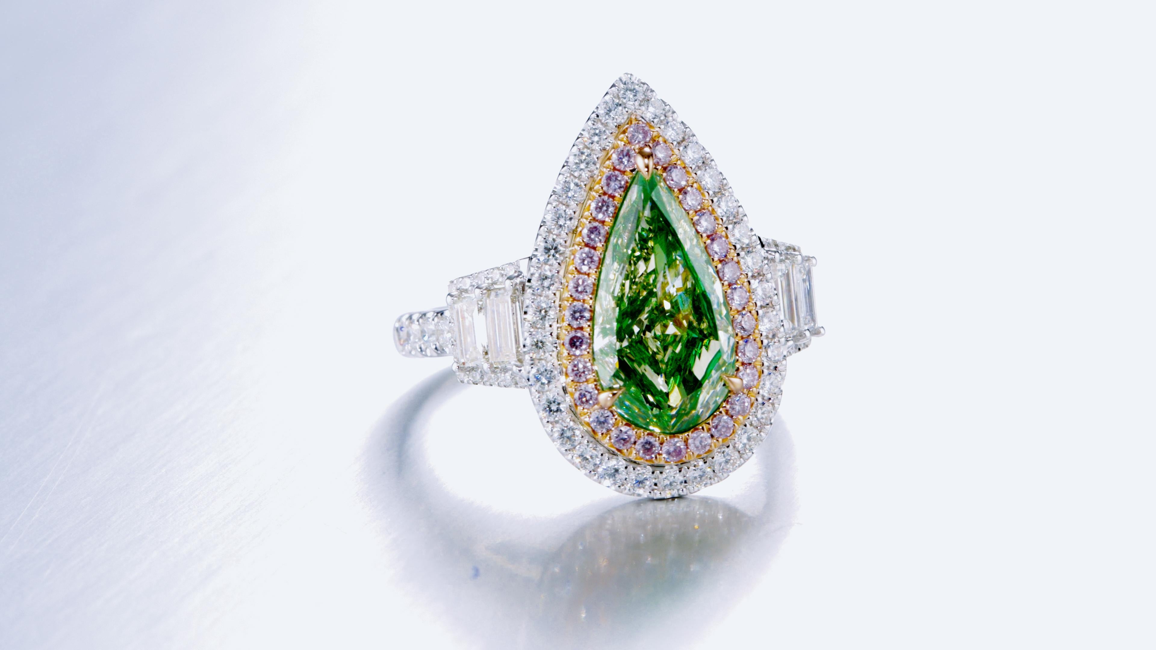 GIA Certified, 2.02ct Fancy Light Brownish Greenish Yellow Pear cut diamond ring In New Condition For Sale In Hong Kong, HK