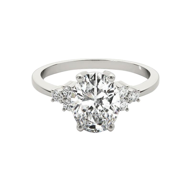 GIA Certified 2.02ct Oval Classic Cluster Multi-Stone Diamond Ring in vendita