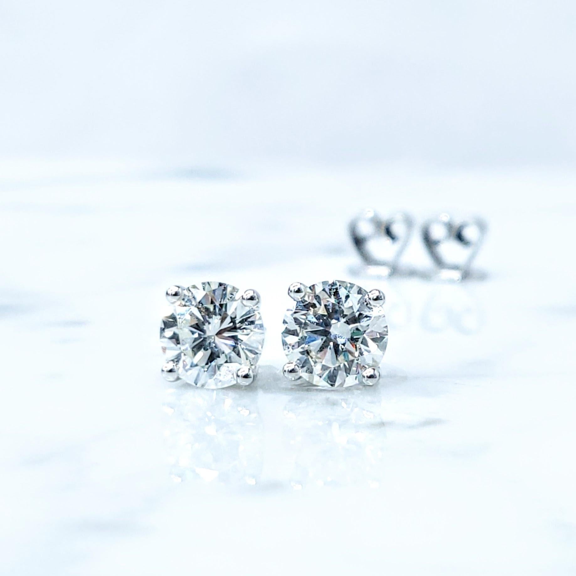 Moderno Orecchini con diamanti certificati GIA da 2,03 carati in oro bianco 18 carati in vendita