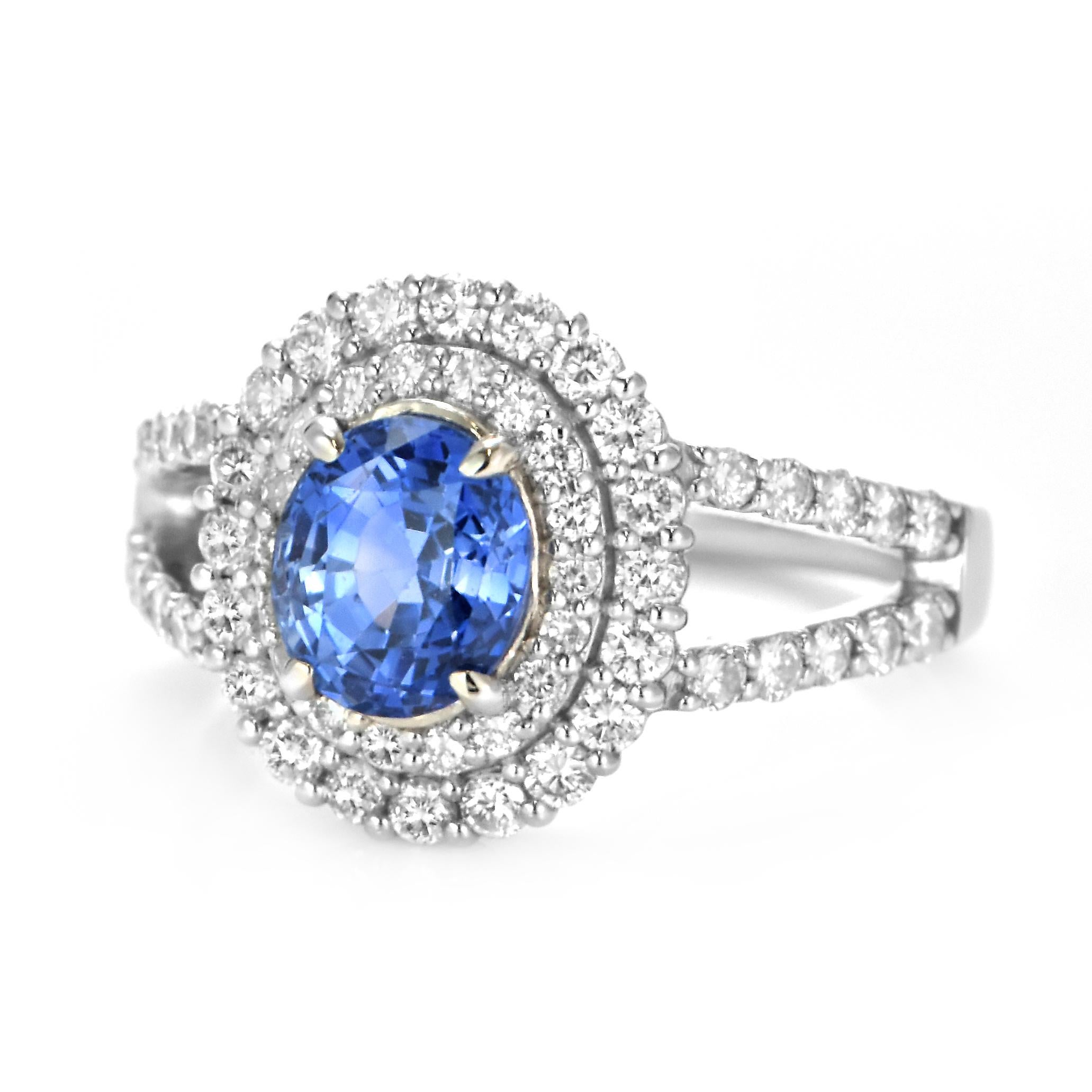 Modern GIA Certified 2.03 Carat Unheated Sapphire and Diamond Ring Made in Platinum For Sale