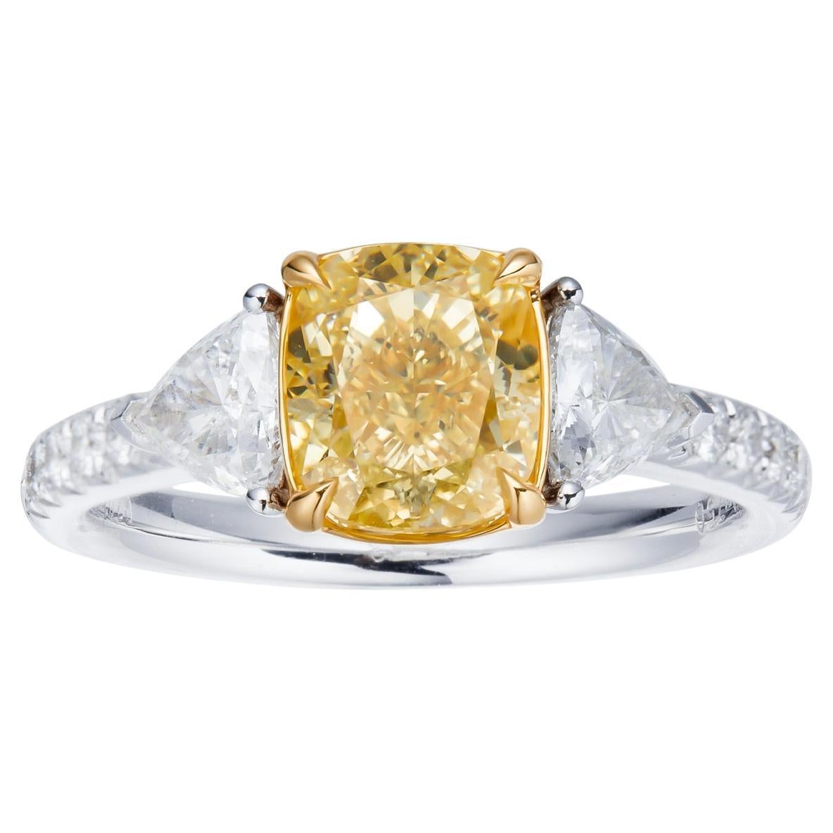 GIA Certified 2.03ct Cushion Cut Natural Fancy Light Yellow Diamond Ring 18Kgold