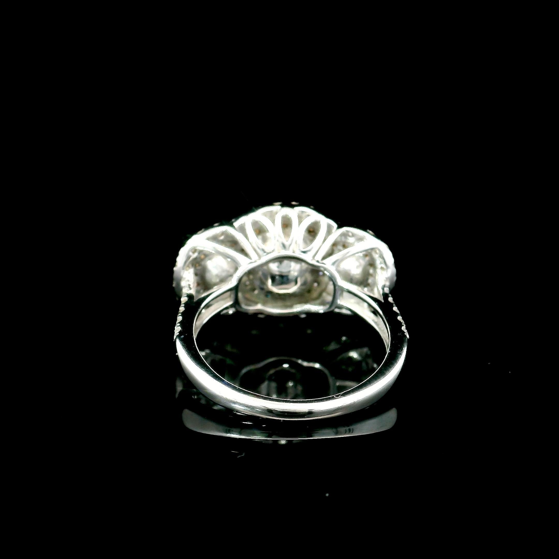 Women's or Men's GIA Certified 2.04 Carat Fancy Light Greenish Yellow VS1 Clarity Diamond Ring