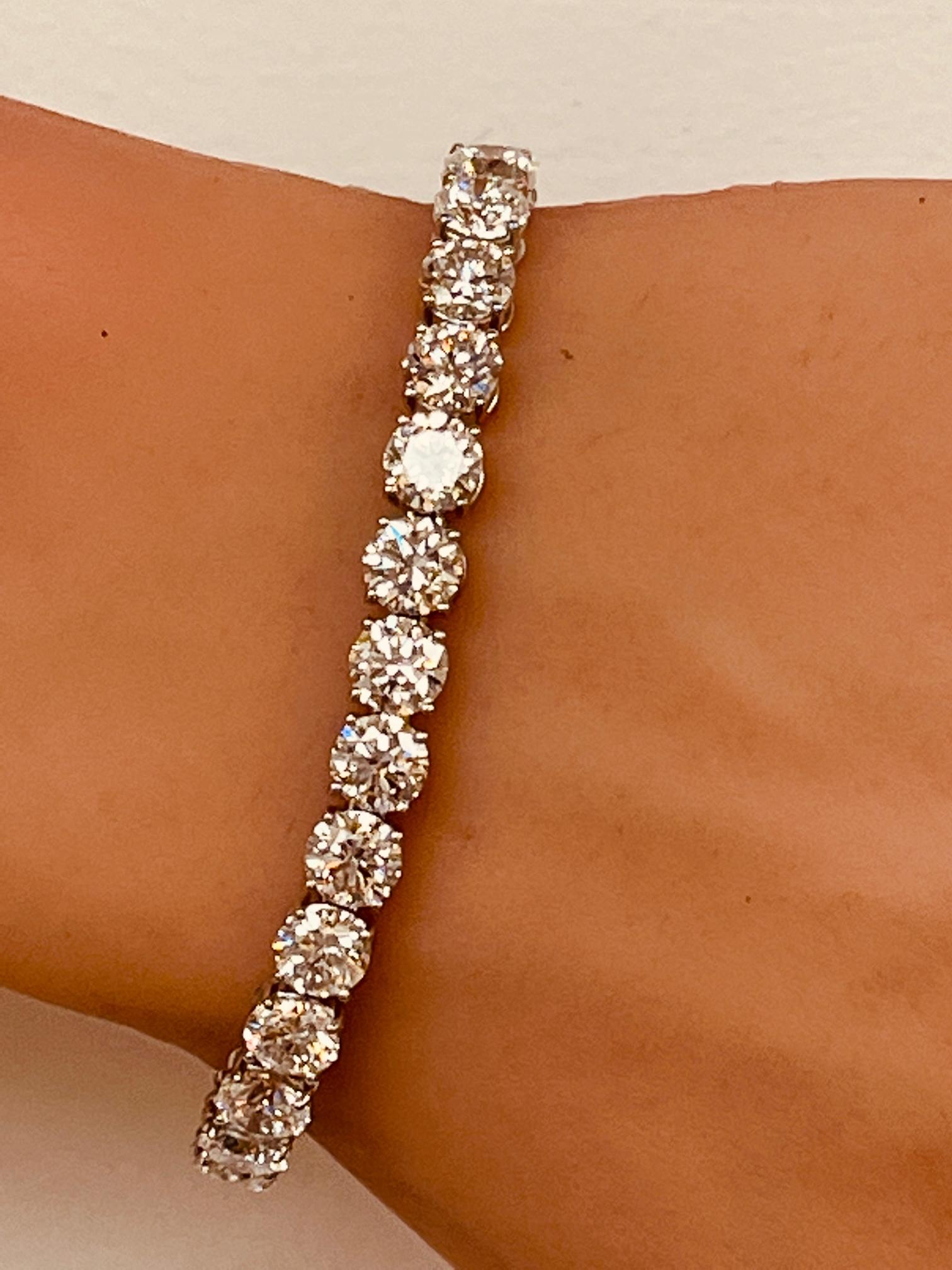 Taglio rotondo Bracciale da tennis con diamanti tondi e brillanti certificati GIA da 20,41 CTW in oro bianco 14K in vendita