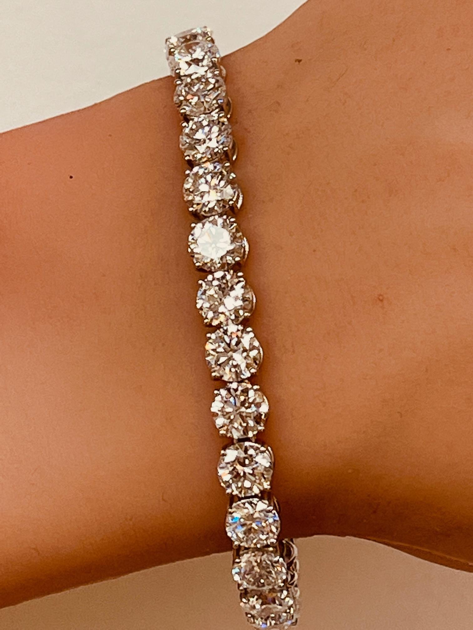 Donna Bracciale da tennis con diamanti tondi e brillanti certificati GIA da 20,41 CTW in oro bianco 14K in vendita