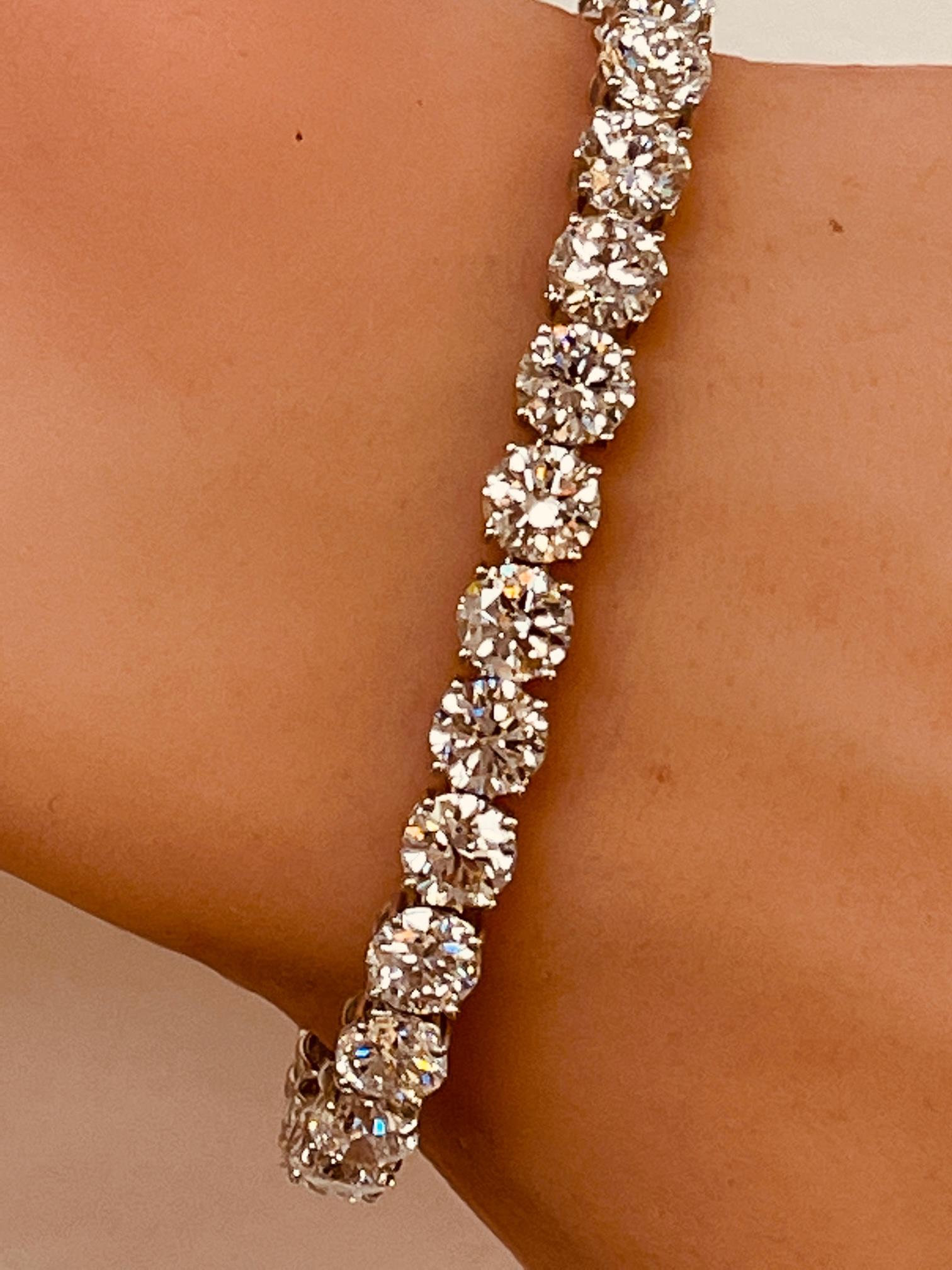 Bracciale da tennis con diamanti tondi e brillanti certificati GIA da 20,41 CTW in oro bianco 14K in vendita 1