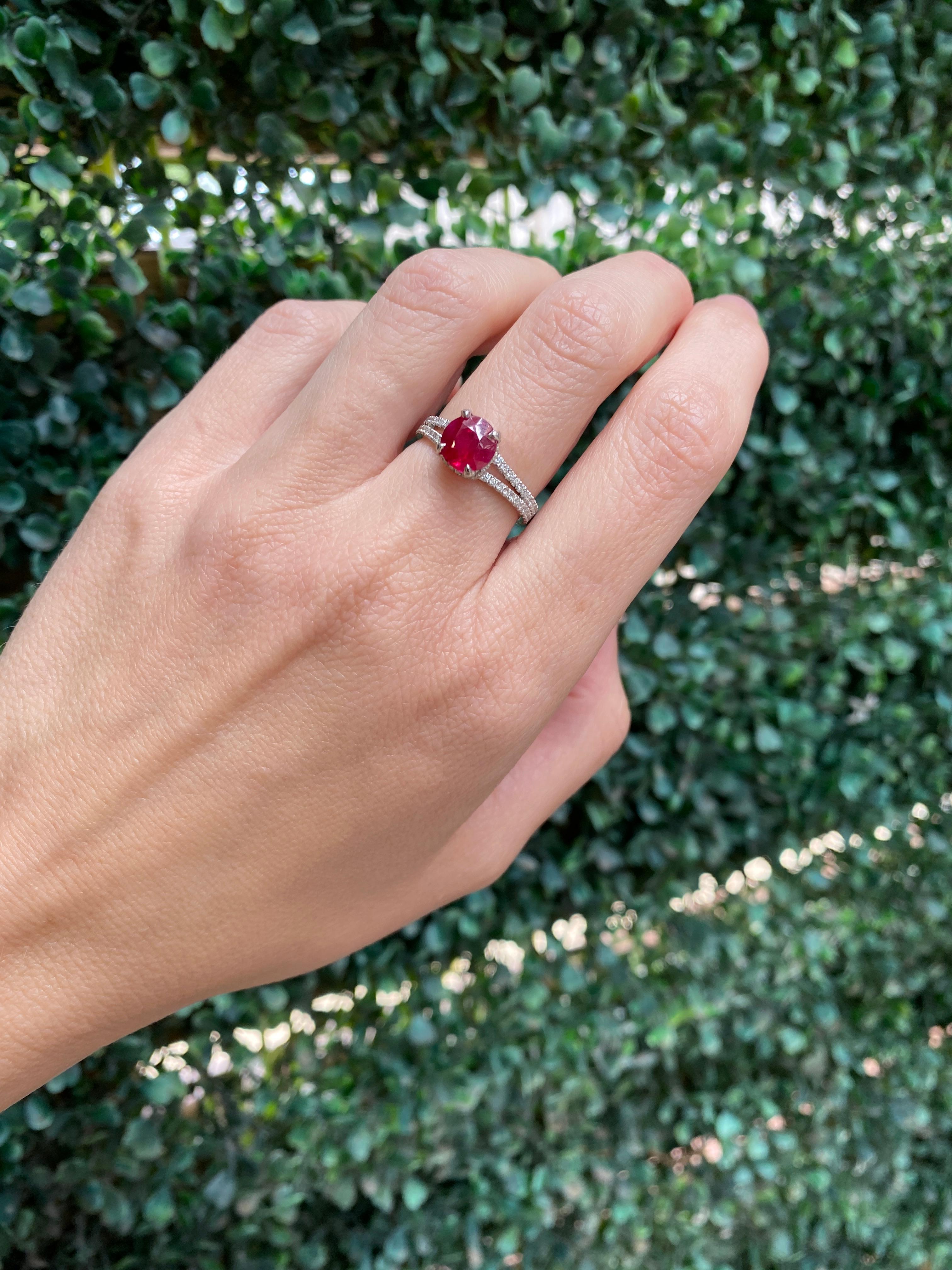 GIA Certified 2.05 Carat Pigeon Blood Round Ruby & Diamond Platinum Ring For Sale 7