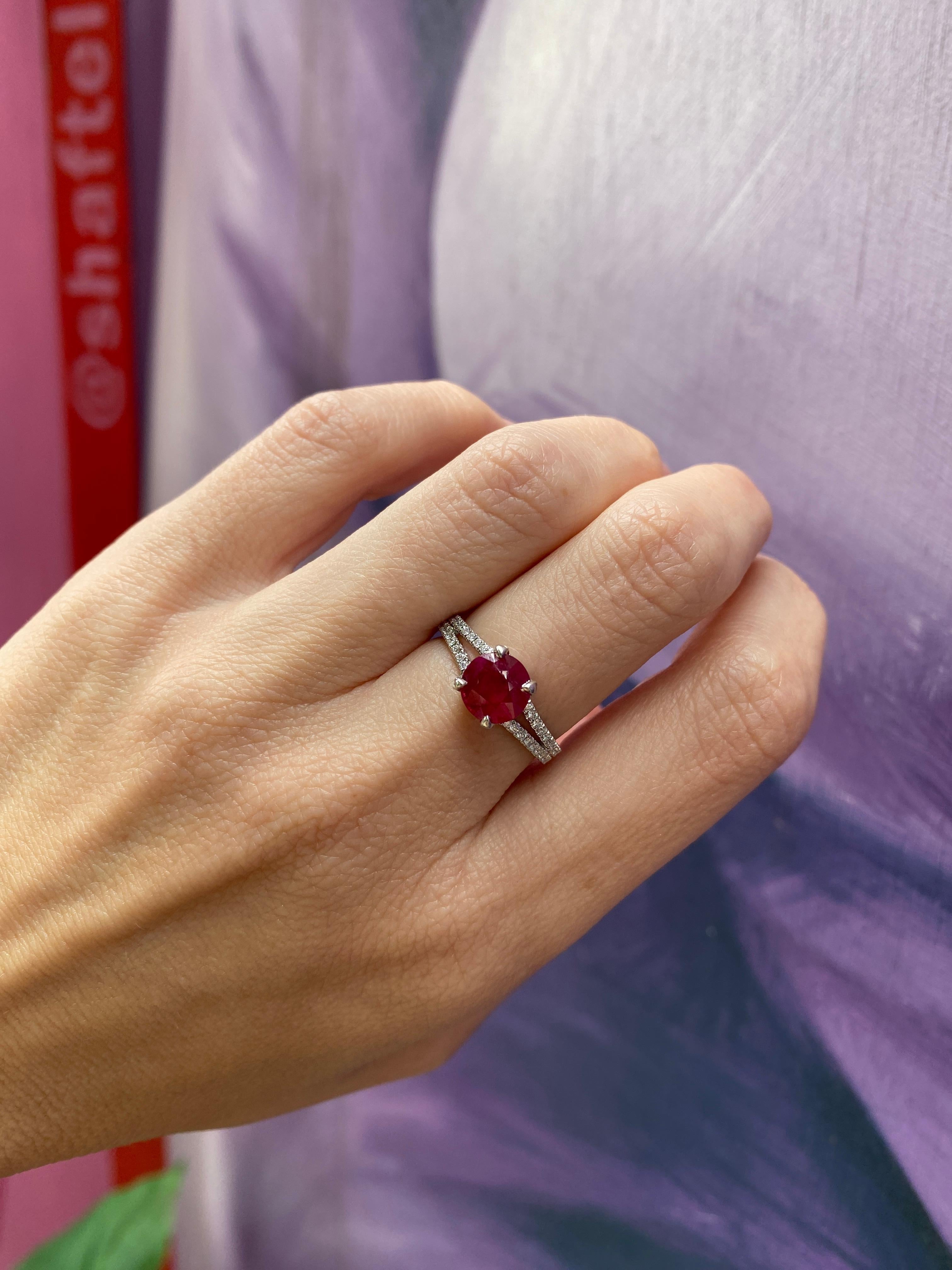 GIA Certified 2.05 Carat Pigeon Blood Round Ruby & Diamond Platinum Ring For Sale 13