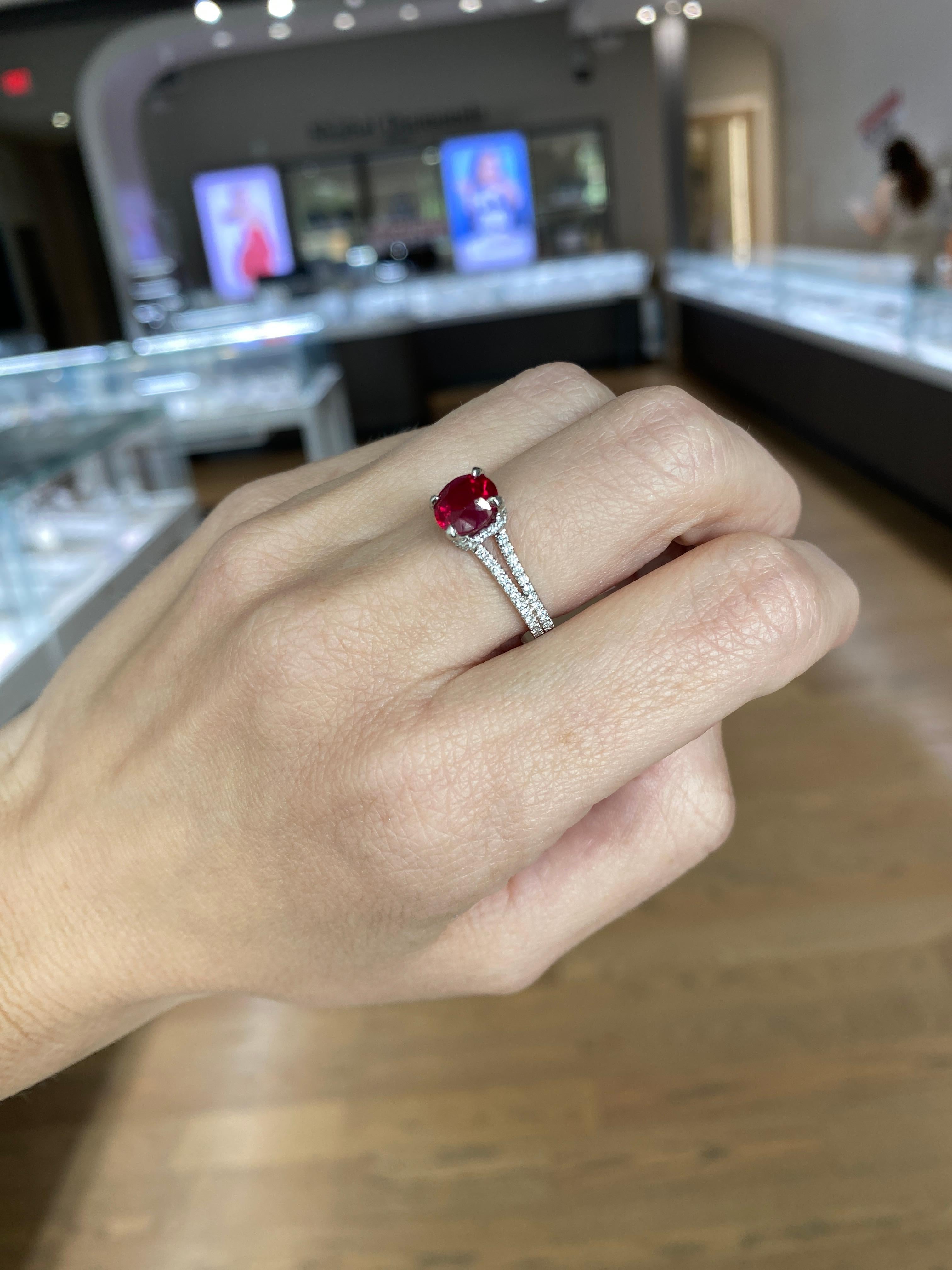 GIA Certified 2.05 Carat Pigeon Blood Round Ruby & Diamond Platinum Ring For Sale 1
