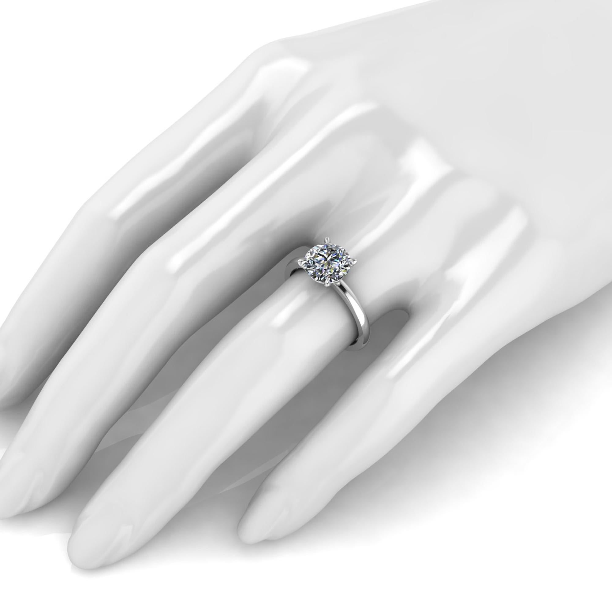 Anello di fidanzamento solitario con diamante bianco certificato GIA da 2,05 carati in platino 950 in vendita 2