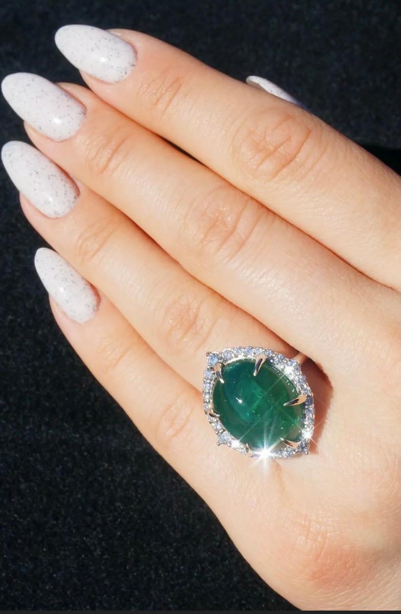 Women's or Men's GIA Certified Massive 20 Carat Natural Emerald and Diamond Cocktail Ring
