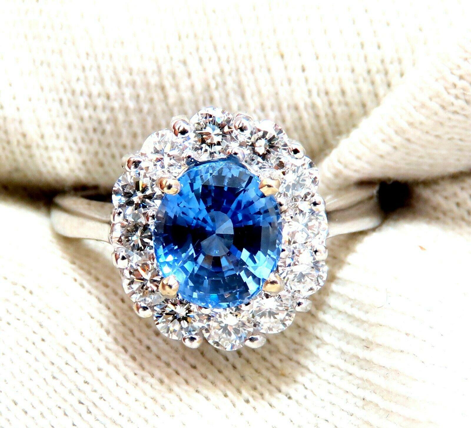 GIA Certified 2.07ct Natural No Heat Sapphire Diamond Ring Unheated 18 Karat In New Condition For Sale In New York, NY