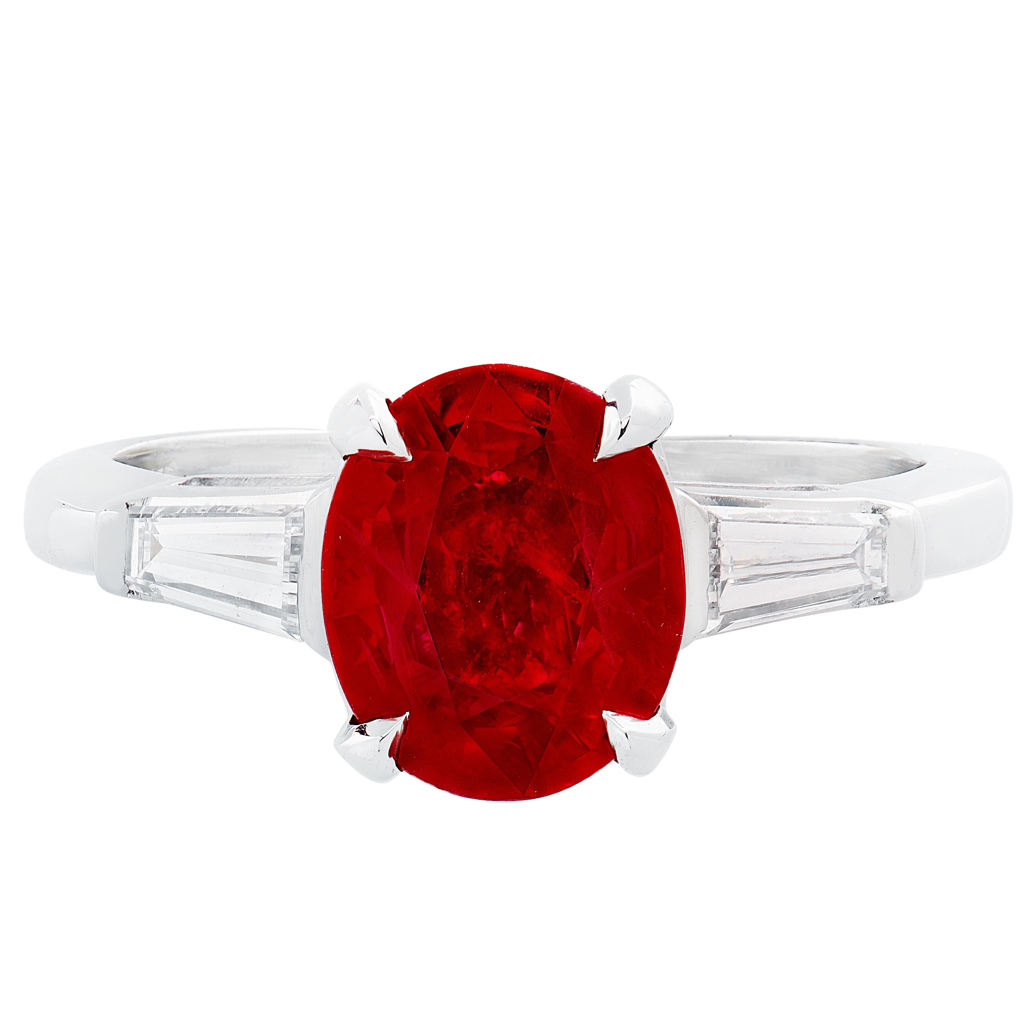 GIA-zertifizierter 2,08-Karat-Burma-Rubin & Diamant-Ring (Moderne) im Angebot