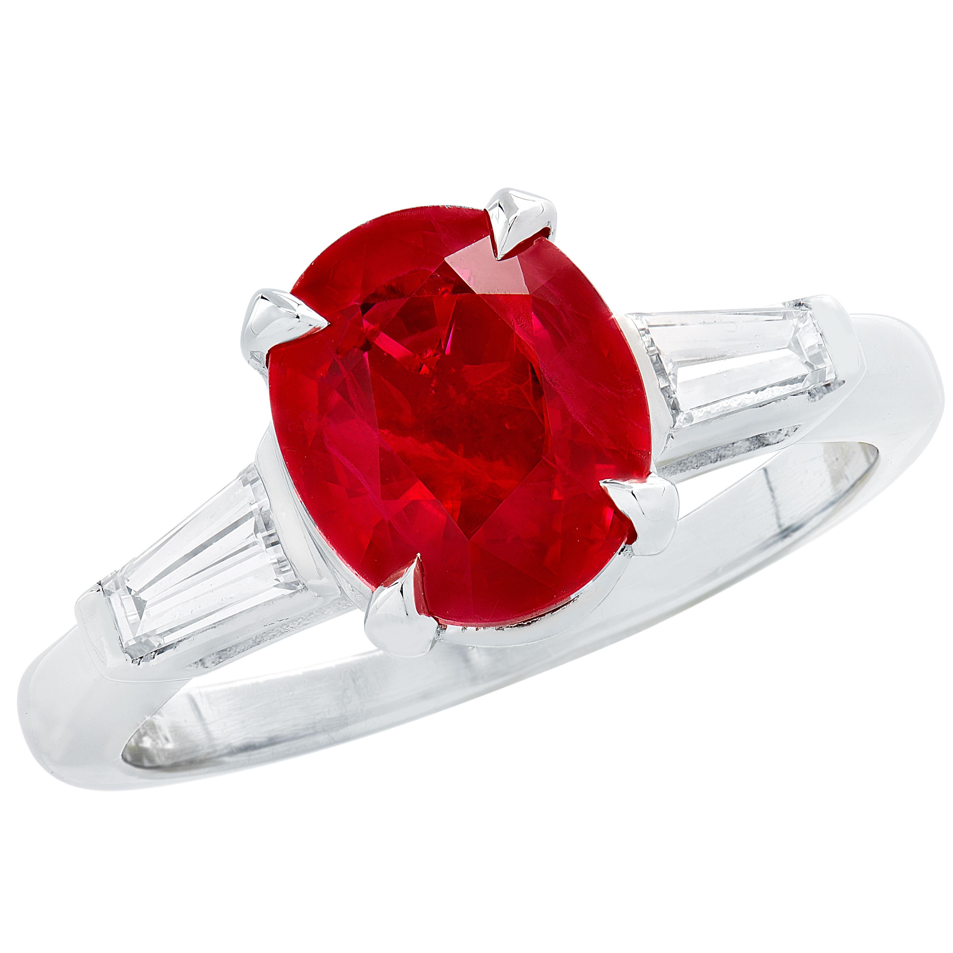 GIA-zertifizierter 2,08-Karat-Burma-Rubin & Diamant-Ring Damen im Angebot