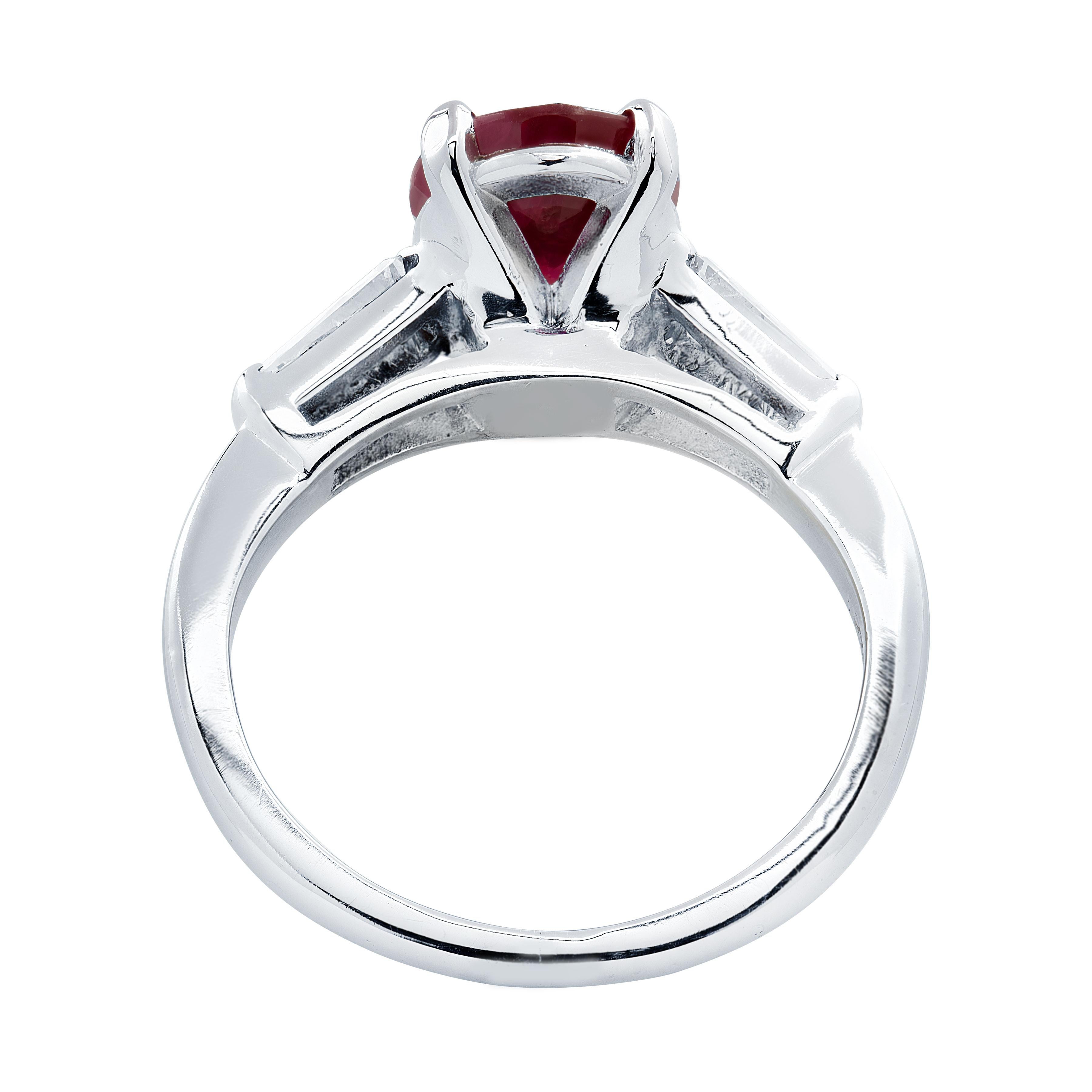 GIA-zertifizierter 2,08-Karat-Burma-Rubin & Diamant-Ring im Angebot 1