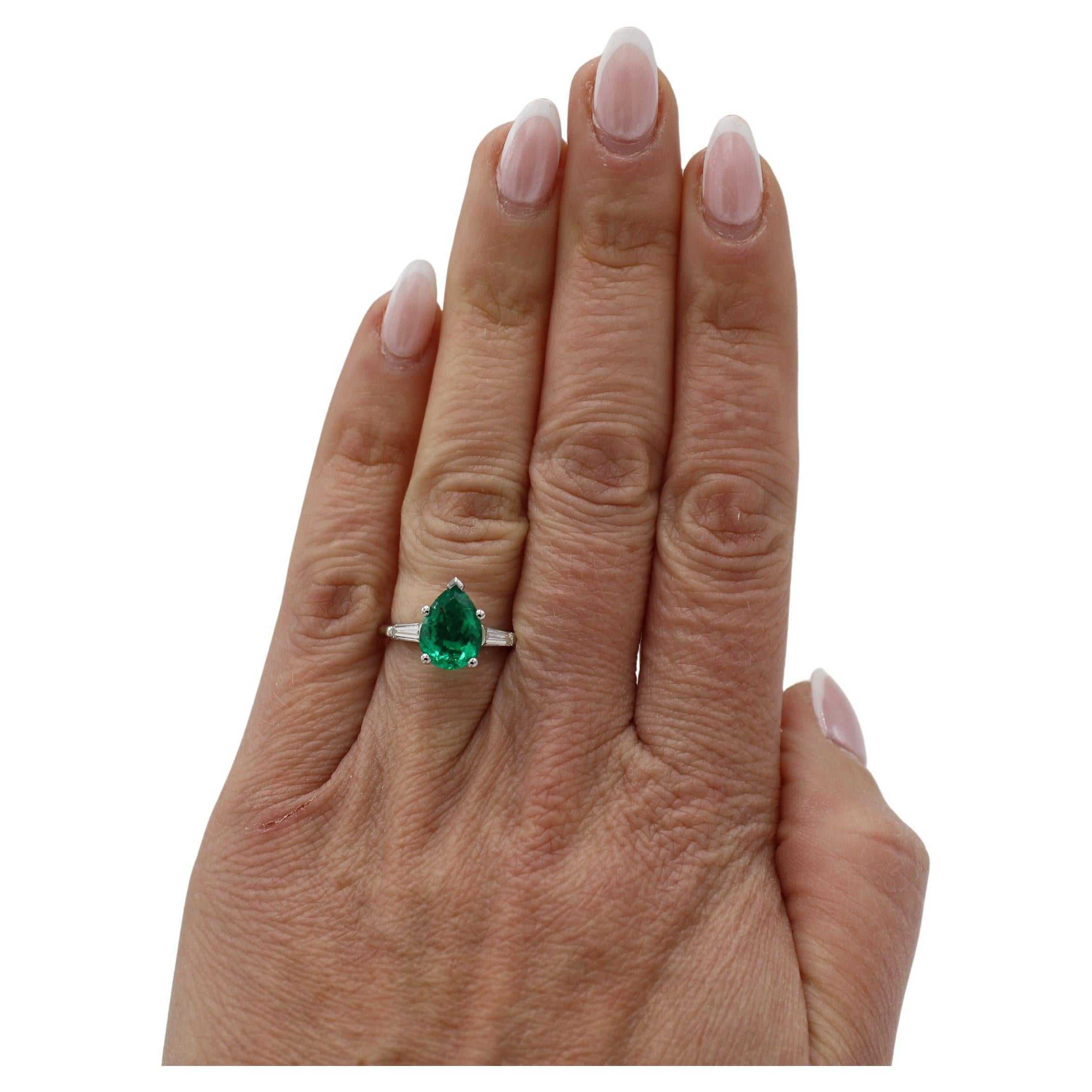 GIA zertifiziert 2,08 Karat natürlichen kolumbianischen Smaragd & Diamant-Platin-Ring im Zustand „Hervorragend“ im Angebot in  Baltimore, MD
