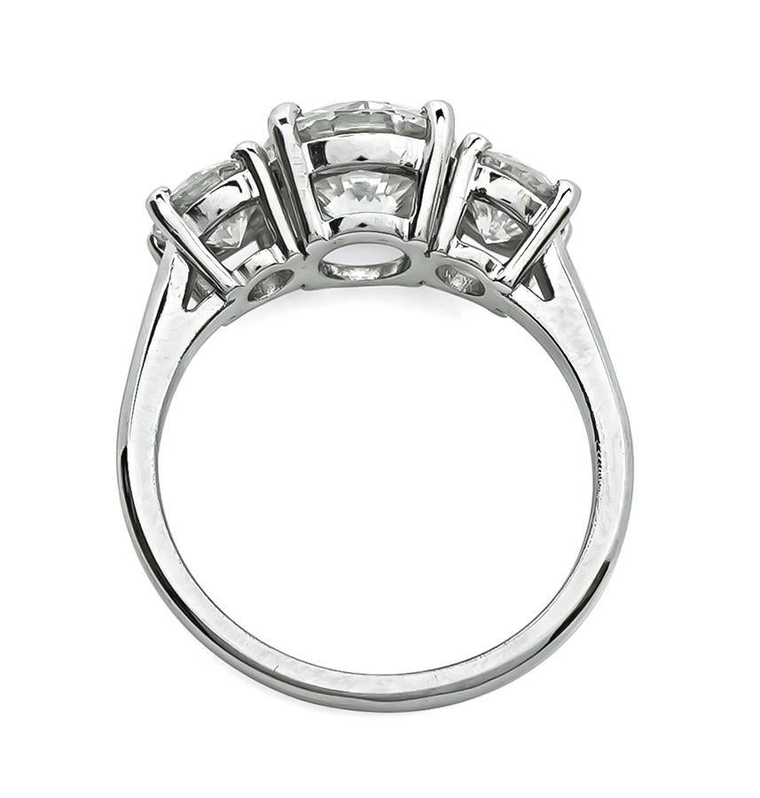 Taille ronde Bague de fiançailles certifiée GIA avec un diamant central de 2.08ct et un diamant latéral de 1.09ct en vente