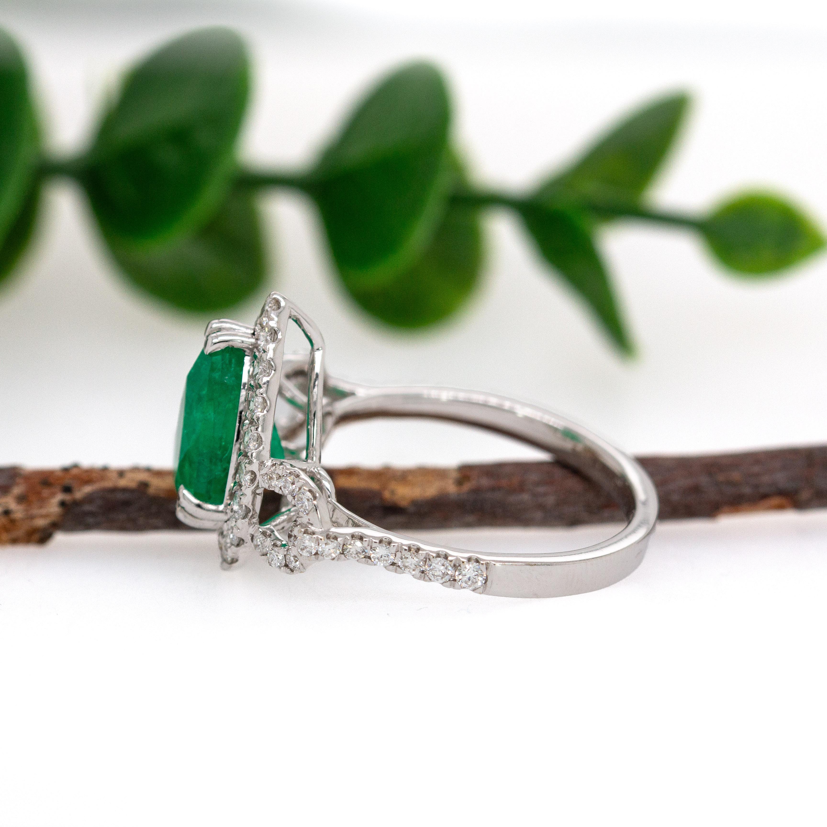 GIA Certified 2.08cts Anillo de Diamante Esmeralda Colombiana en Oro de 14K  Pera 10x8mm en Nuevo estado para la venta en Columbus, OH