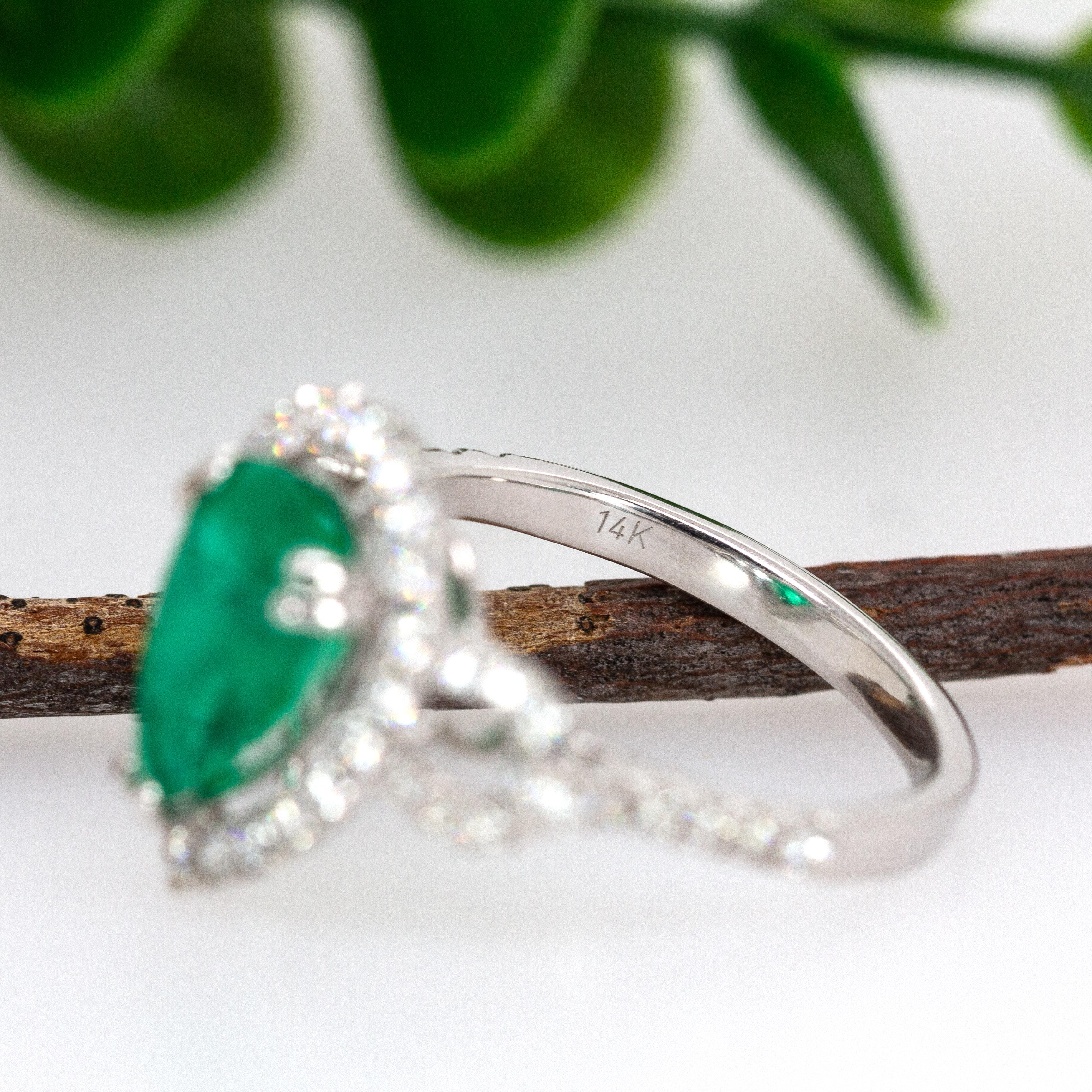 GIA Certified 2.08cts Anillo de Diamante Esmeralda Colombiana en Oro de 14K  Pera 10x8mm en venta 1