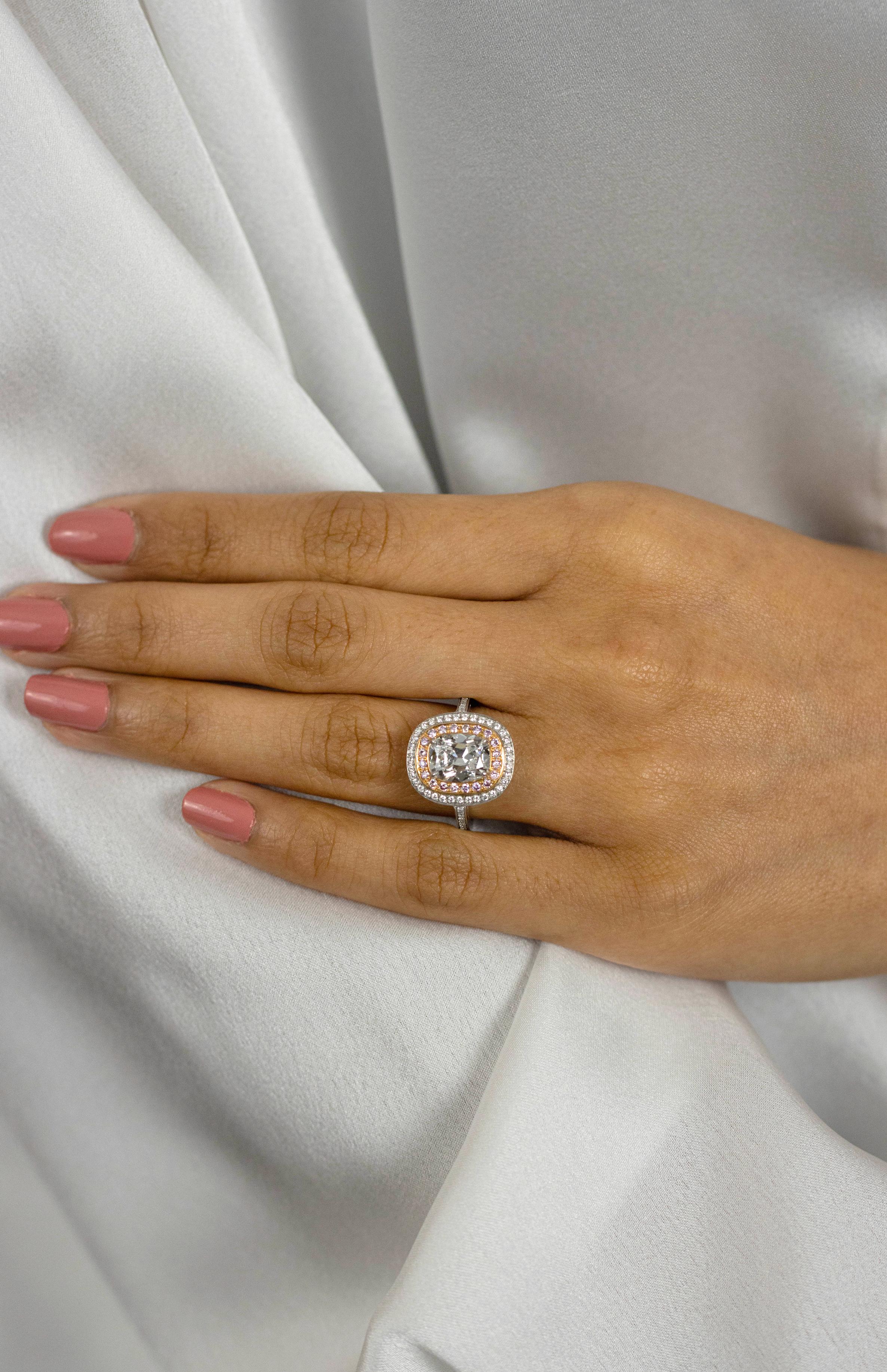 Bague de fiançailles double halo en diamant taille coussin de 2,09 carats certifiée GIA Neuf - En vente à New York, NY