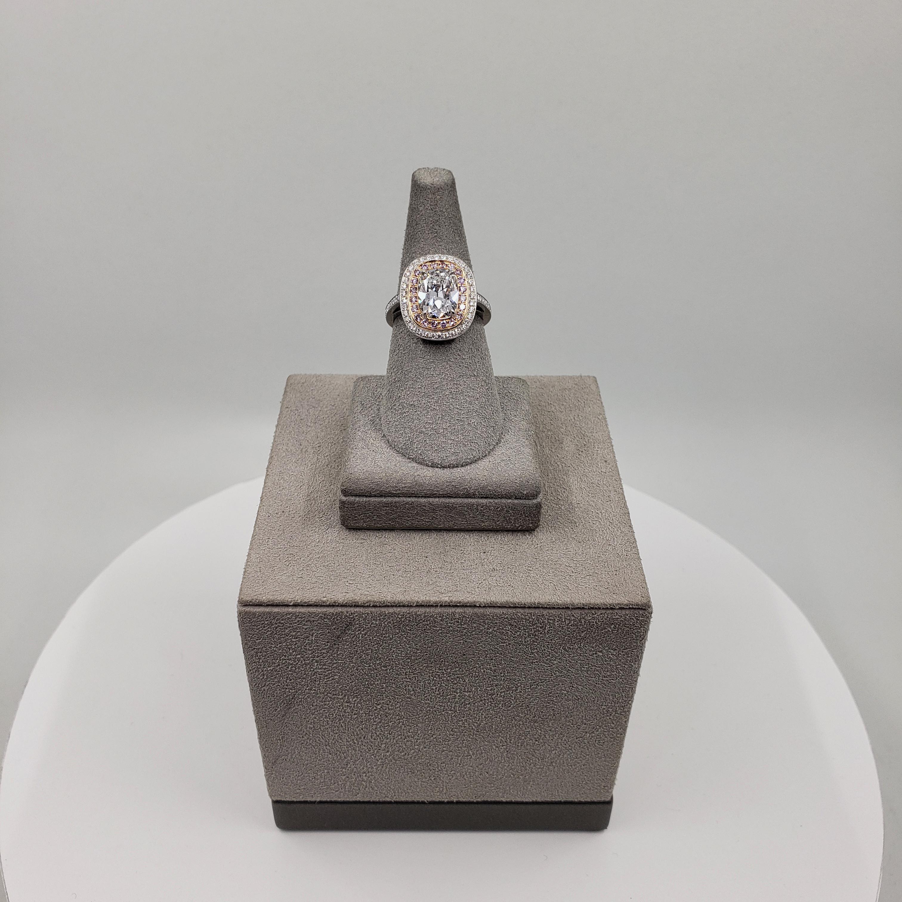 Bague de fiançailles double halo en diamant taille coussin de 2,09 carats certifiée GIA en vente 2