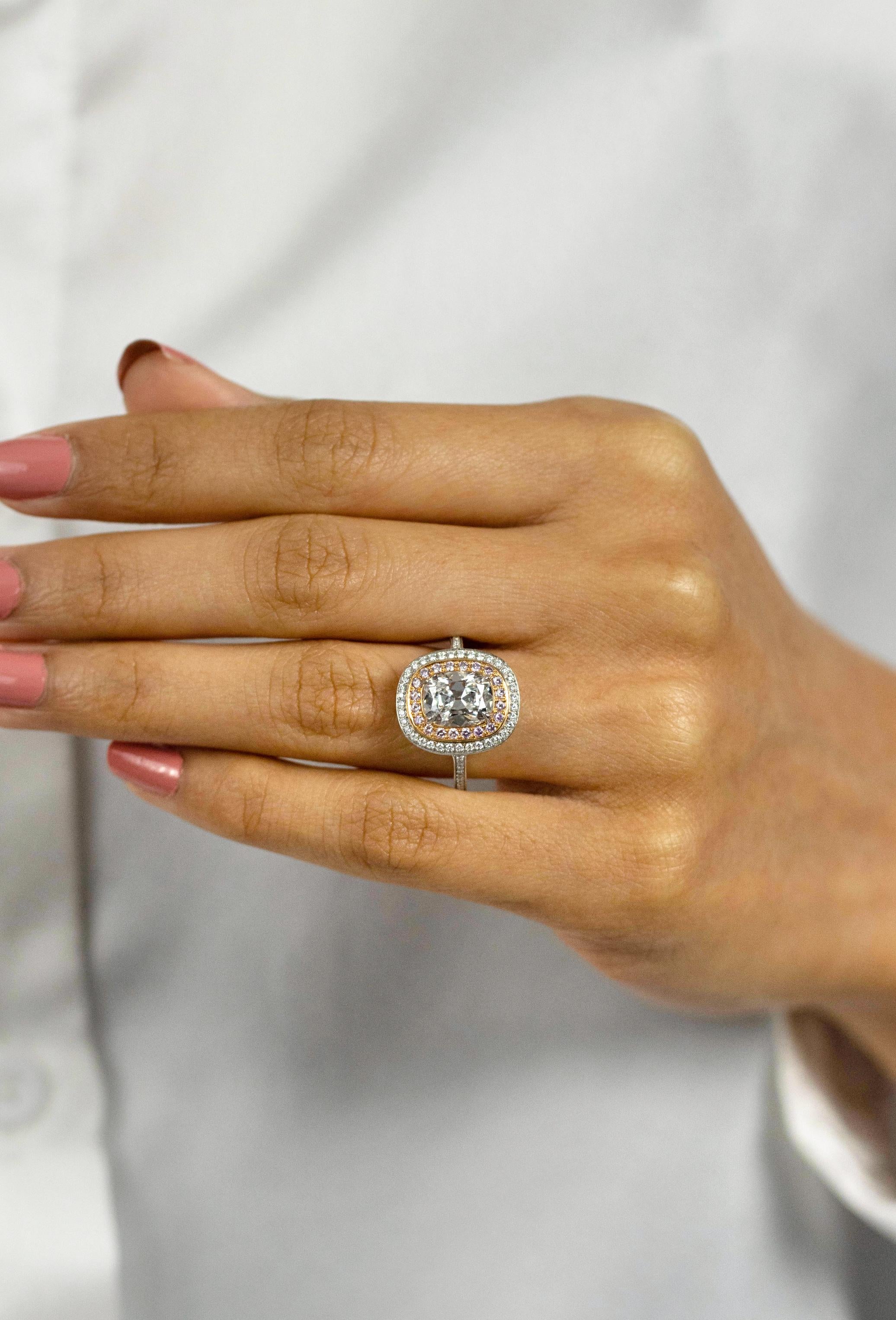 Bague de fiançailles double halo en diamant taille coussin de 2,09 carats certifiée GIA en vente 1