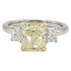 Anello di fidanzamento con diamante naturale a tre pietre giallo chiaro certificato GIA 2,09