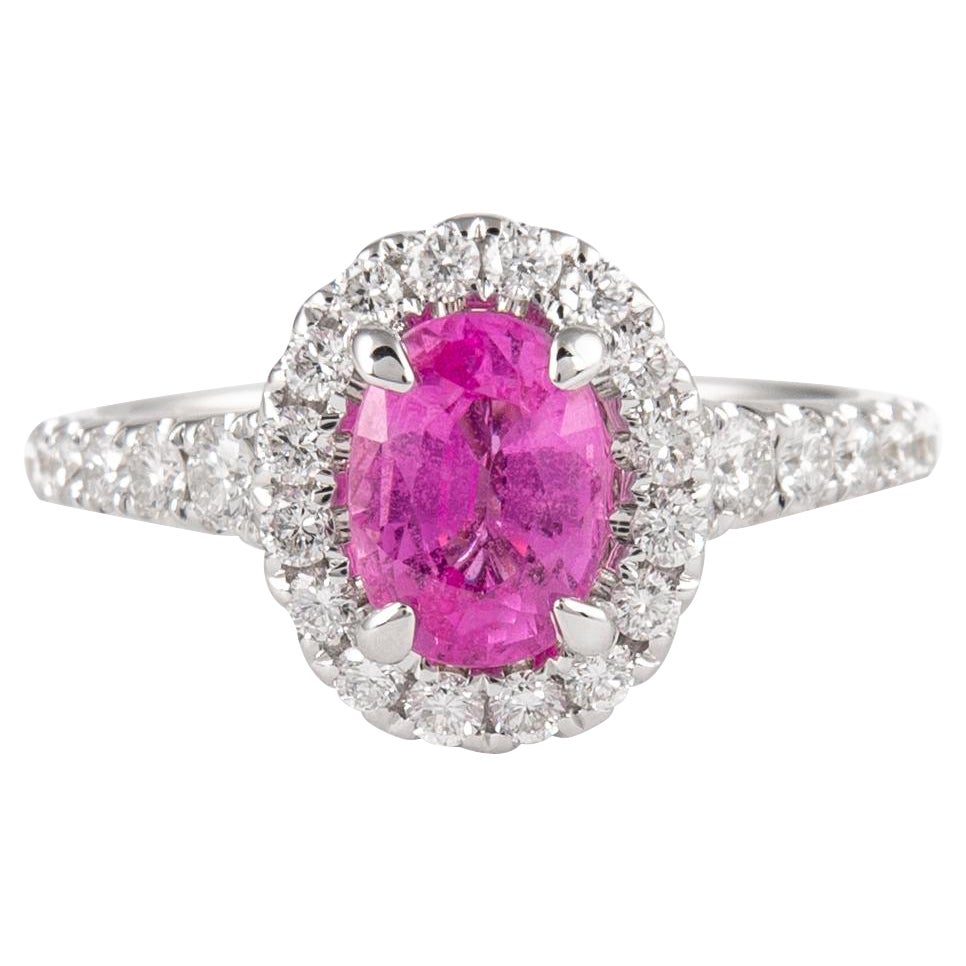 GIA-zertifizierter 2,09 Karat rosa Saphir mit Diamant-Halo-Ring 18k Weißgold im Angebot