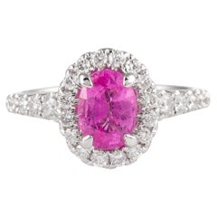 Anello con zaffiro rosa e diamante aureolato certificato GIA da 2,09 carati in oro bianco 18 carati