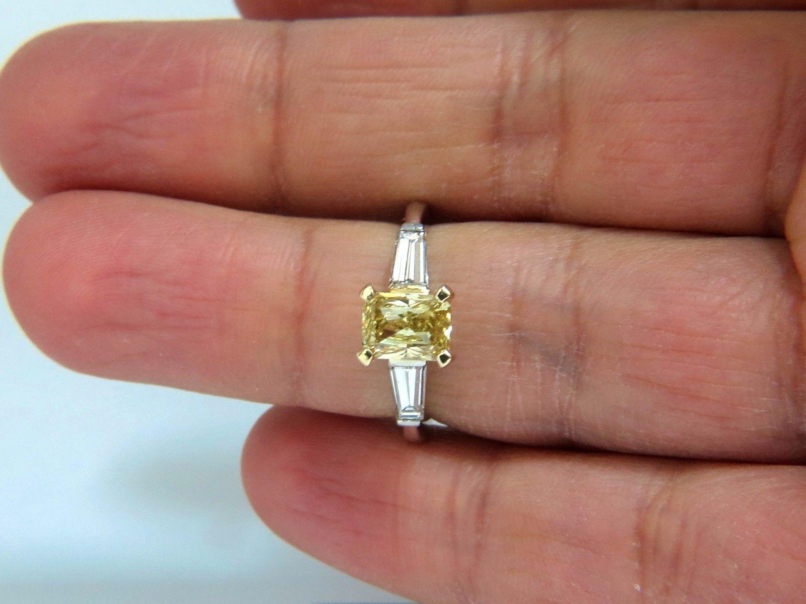 Women's or Men's GIA Certified 2.12 Carat Fancy Yellow Radiant Cut Diamond Ring 14 Karat For Sale