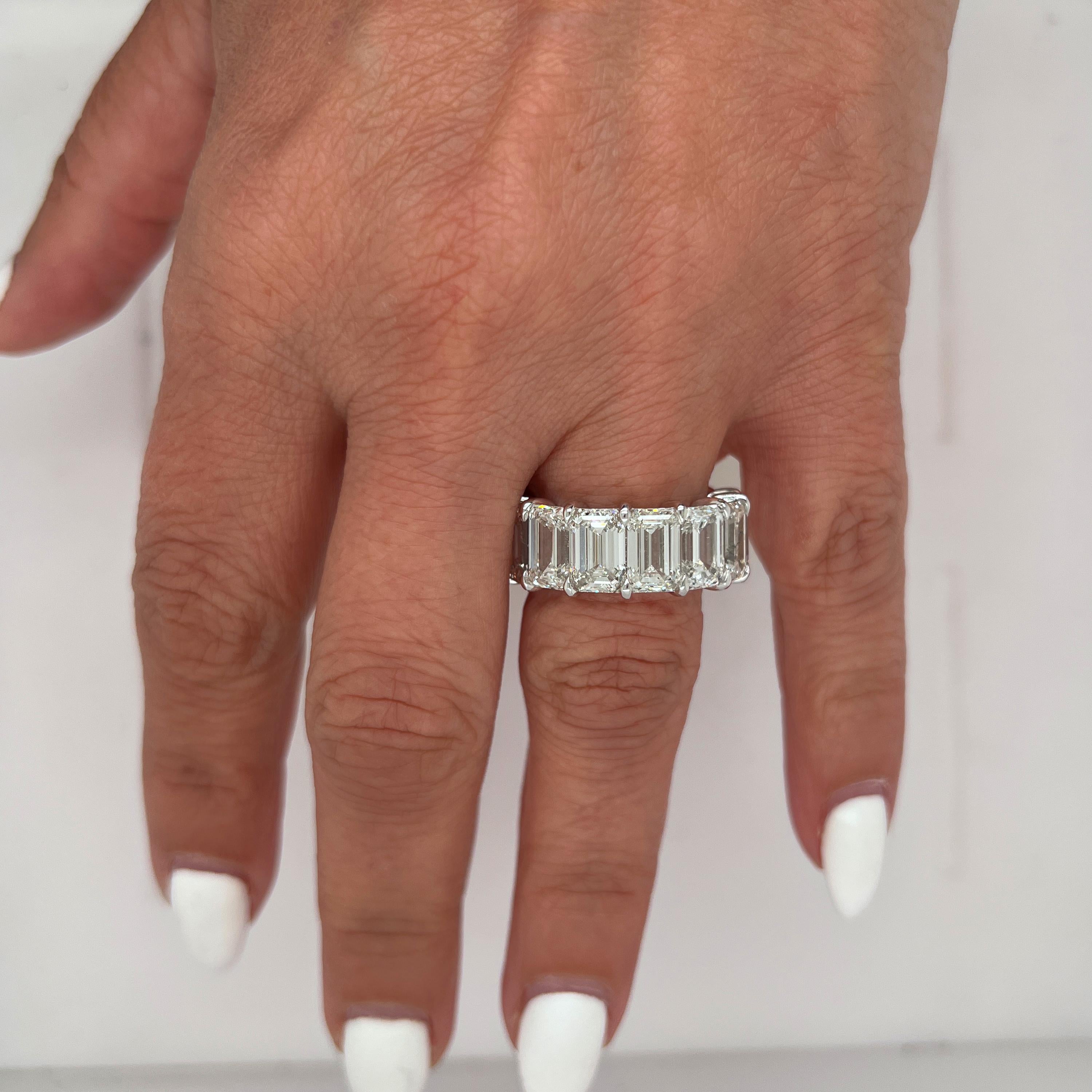 GIA Certified 21.20ct. Emerald Cut Diamonds Sharing Prong Platinum Eternity Band

Crafted in Platinum, showcasing 15 GIA Certified emerald-cut diamonds weighing 21.20 carats total. Diamonds range from G-H color, VVS2-VS clarity. Each diamond was