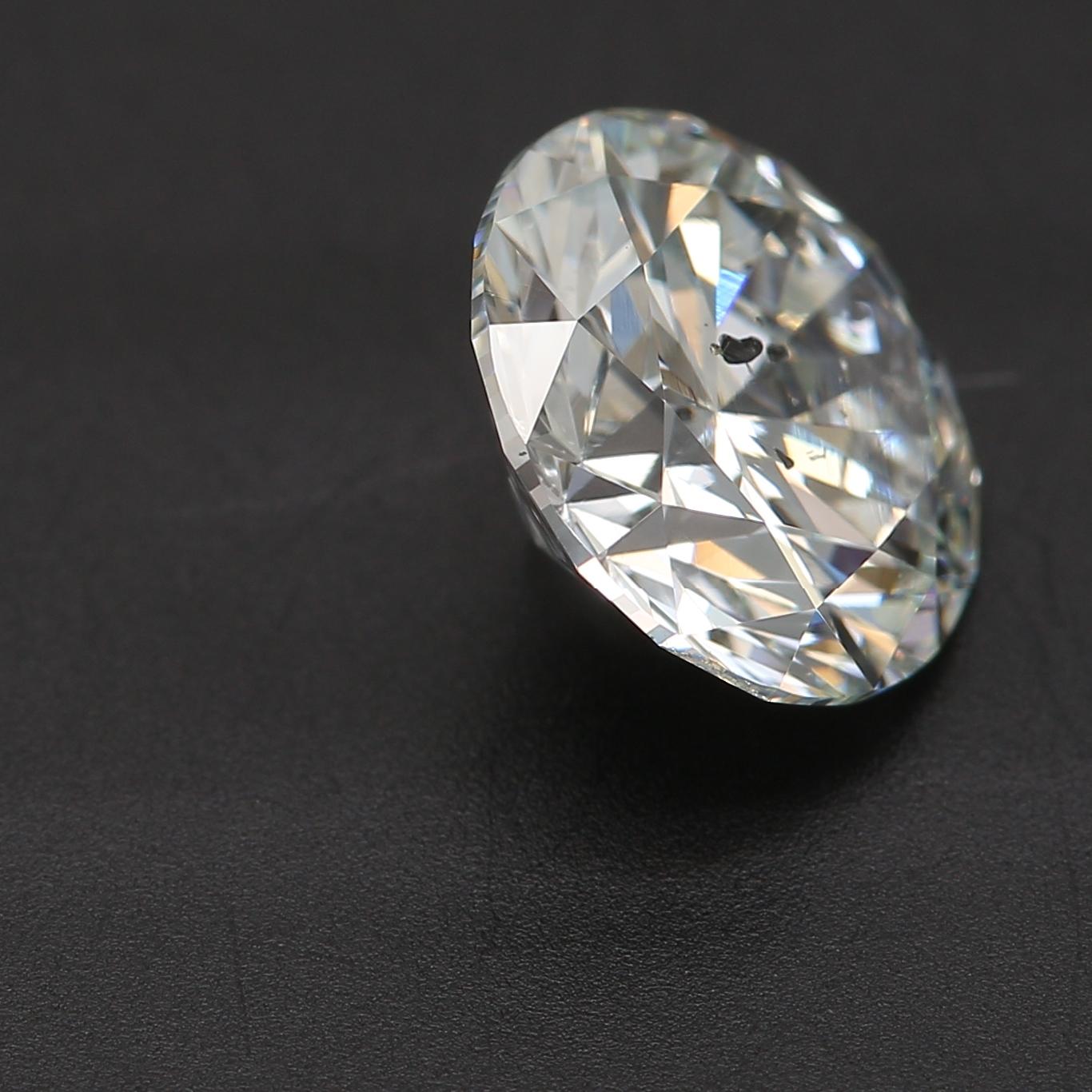 Women's or Men's GIA Certified 2.15 Carat E Colour I1 Clarity Diamond For Sale