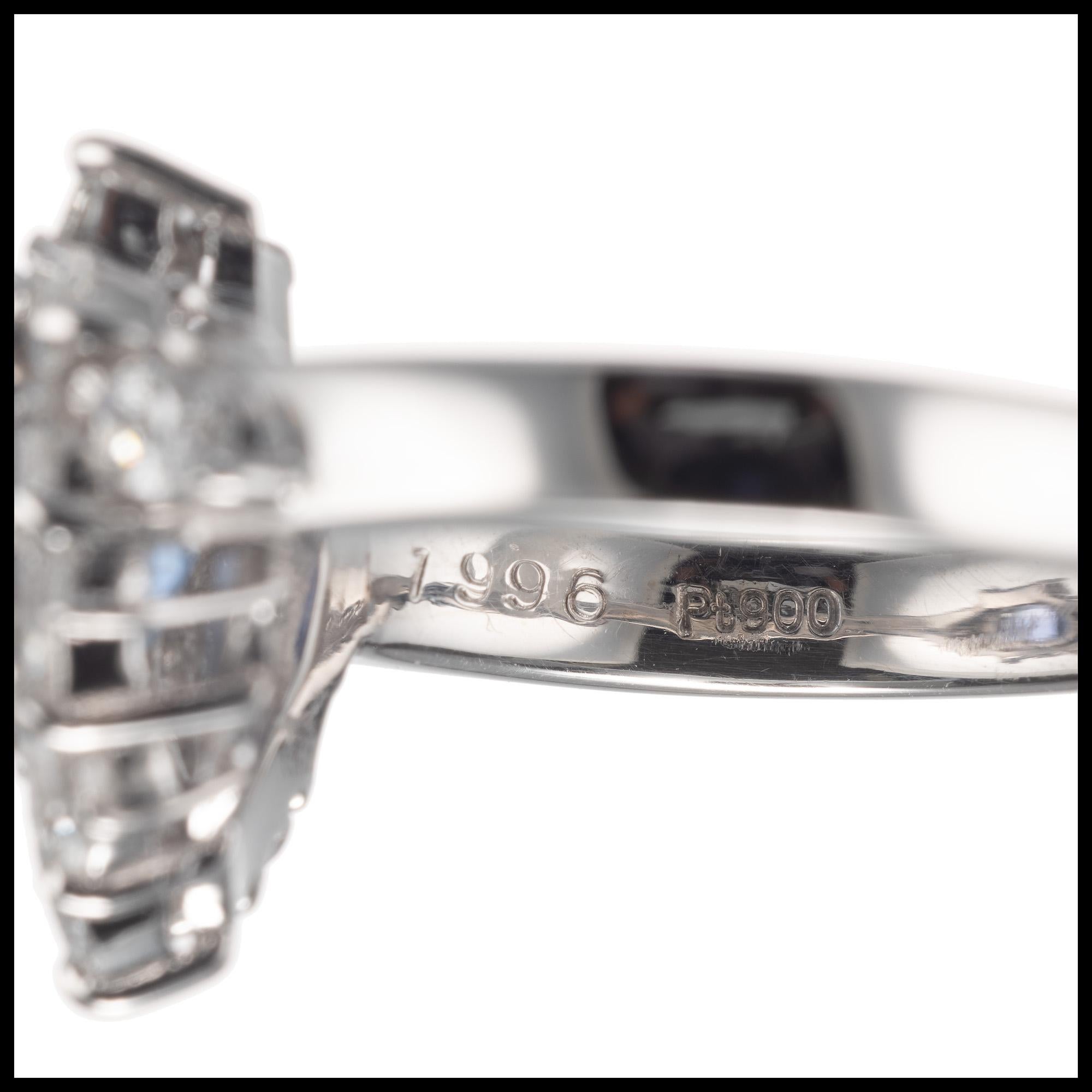 Taille ovale Bague en platine avec saphir bleu pervenche certifié GIA de 2,17 carats et diamants en vente
