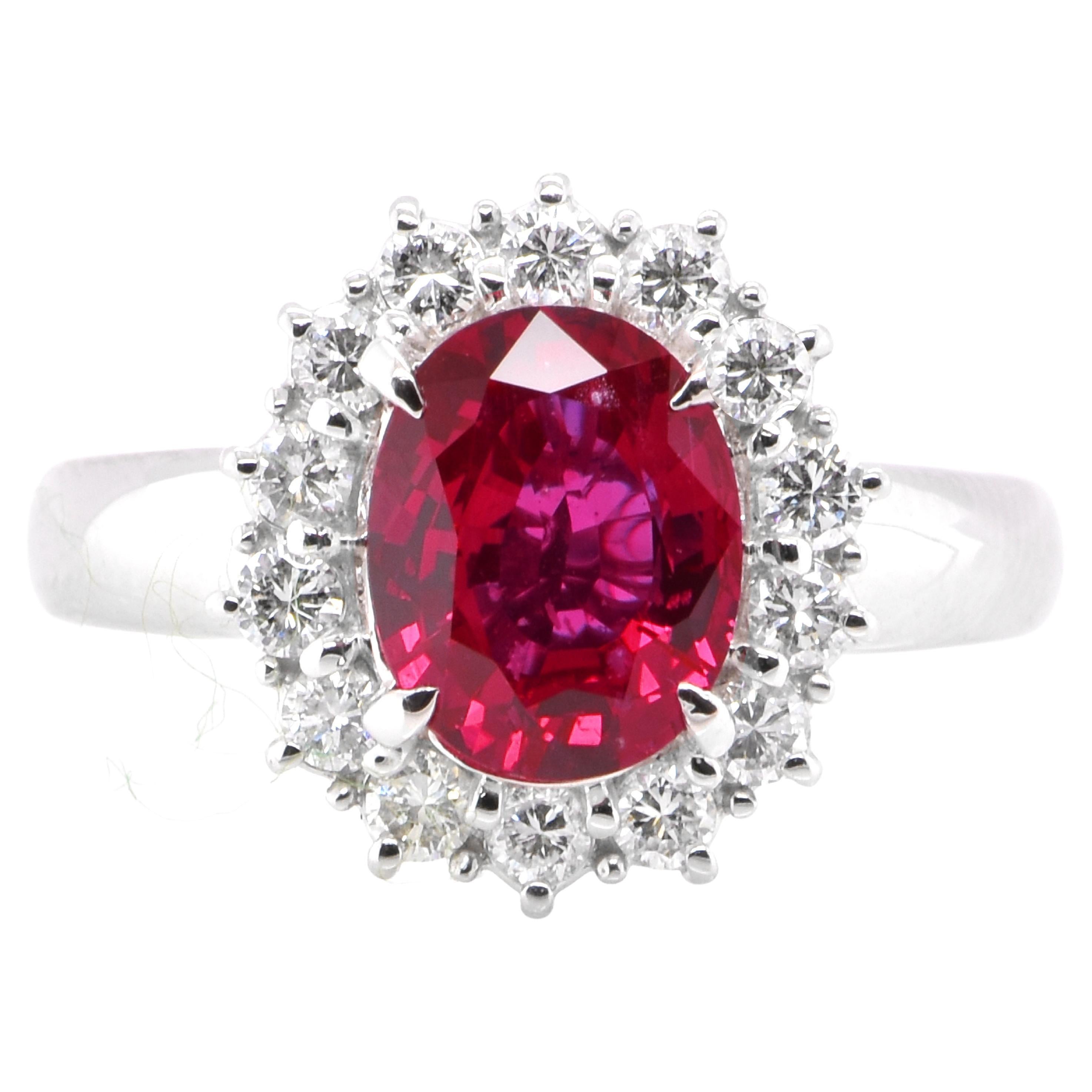 Bague en platine sertie d'un rubis africain non chauffé de 2,17 carats et de diamants, certifié GIA