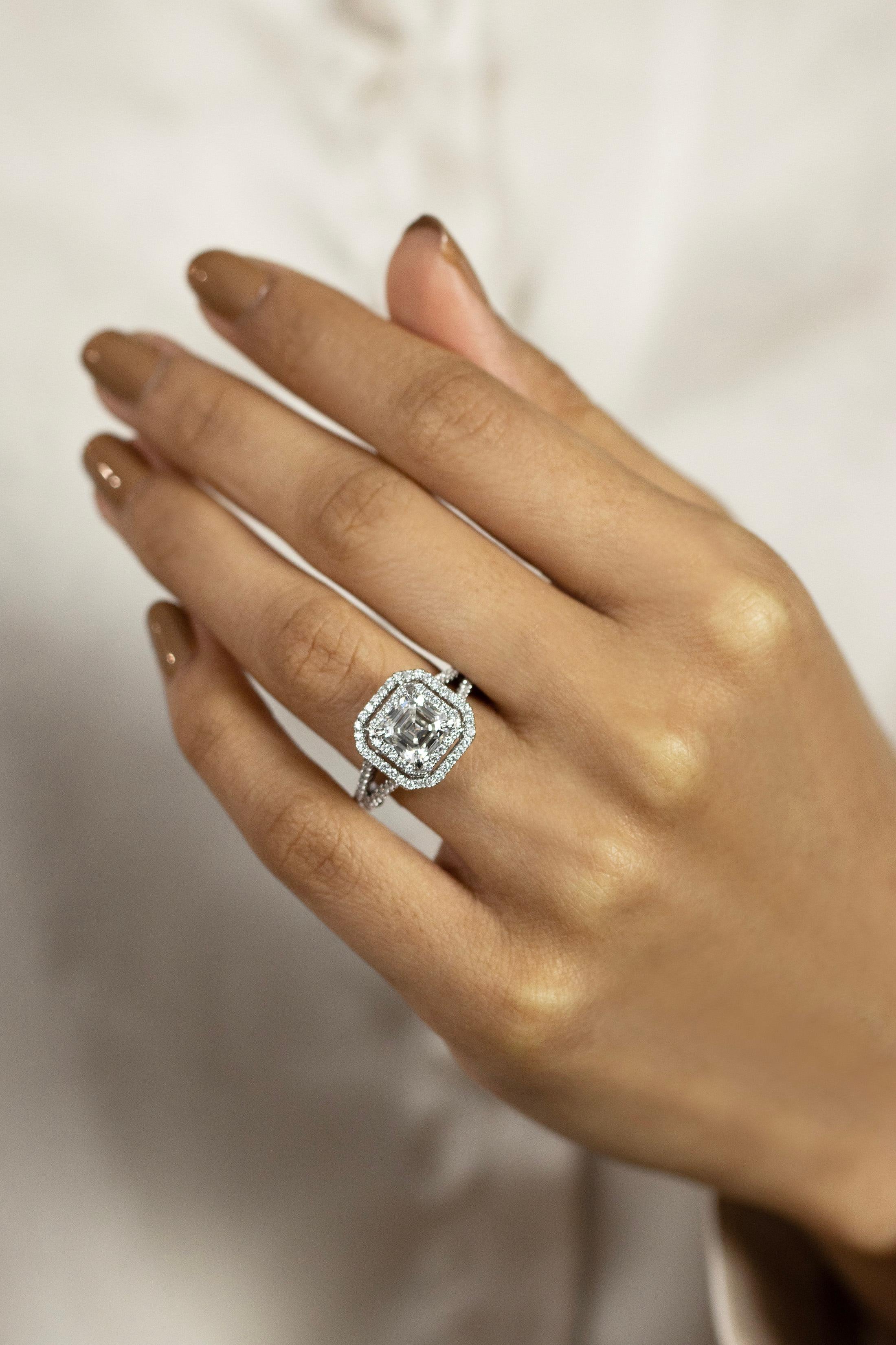 Moderno Anello di fidanzamento a doppio anello con diamante taglio Asscher certificato GIA da 2,18 carati in vendita
